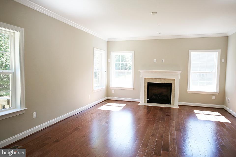 AUTUMN WOODS - Residential