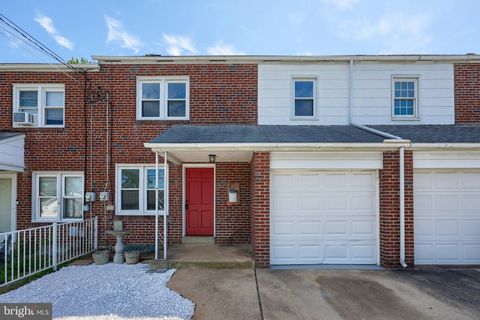 Photo of 335 Lincoln Avenue, EPHRATA, PA 17522 (MLS # PALA2076446)