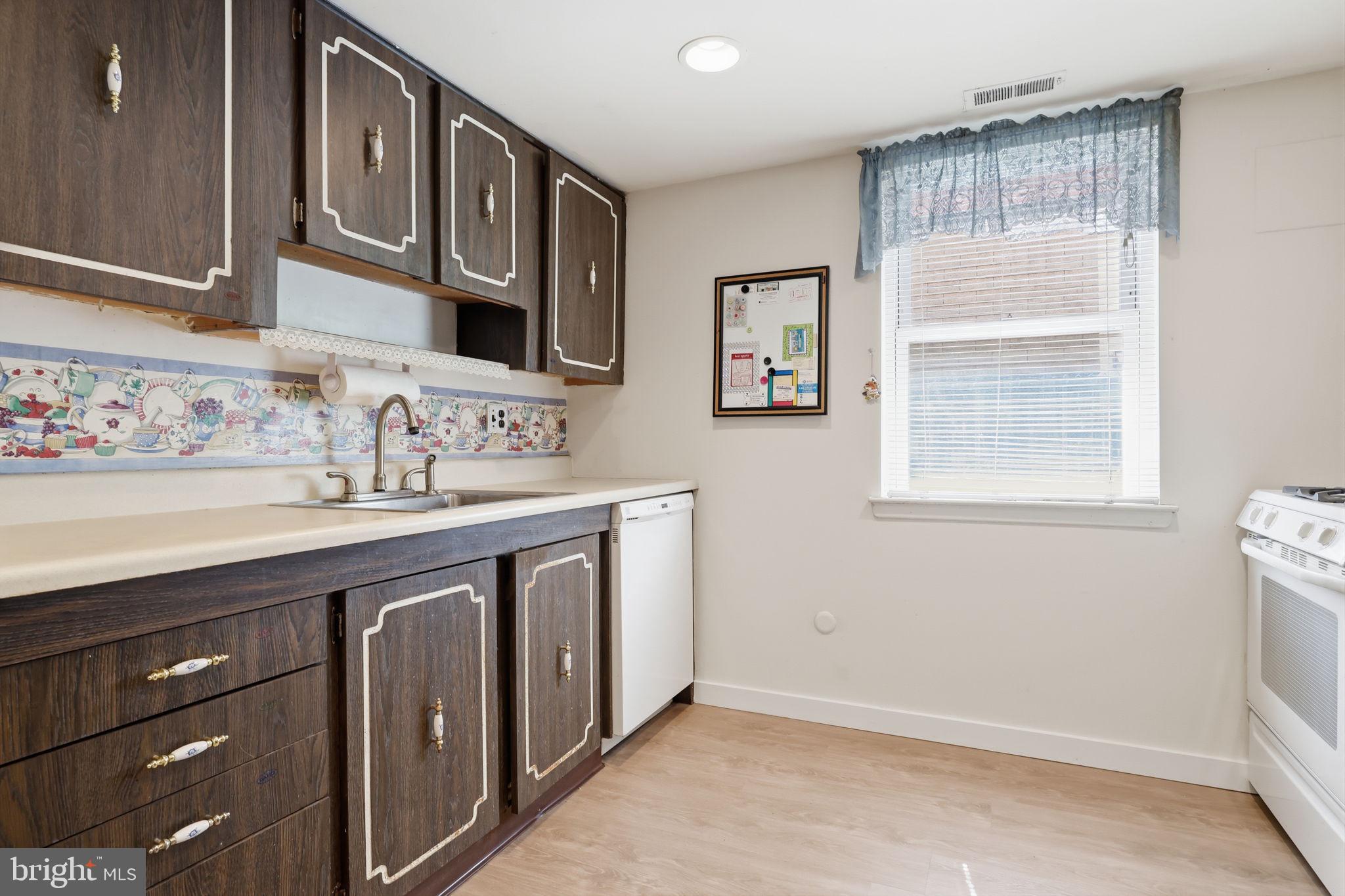 BUSTLETON - Residential