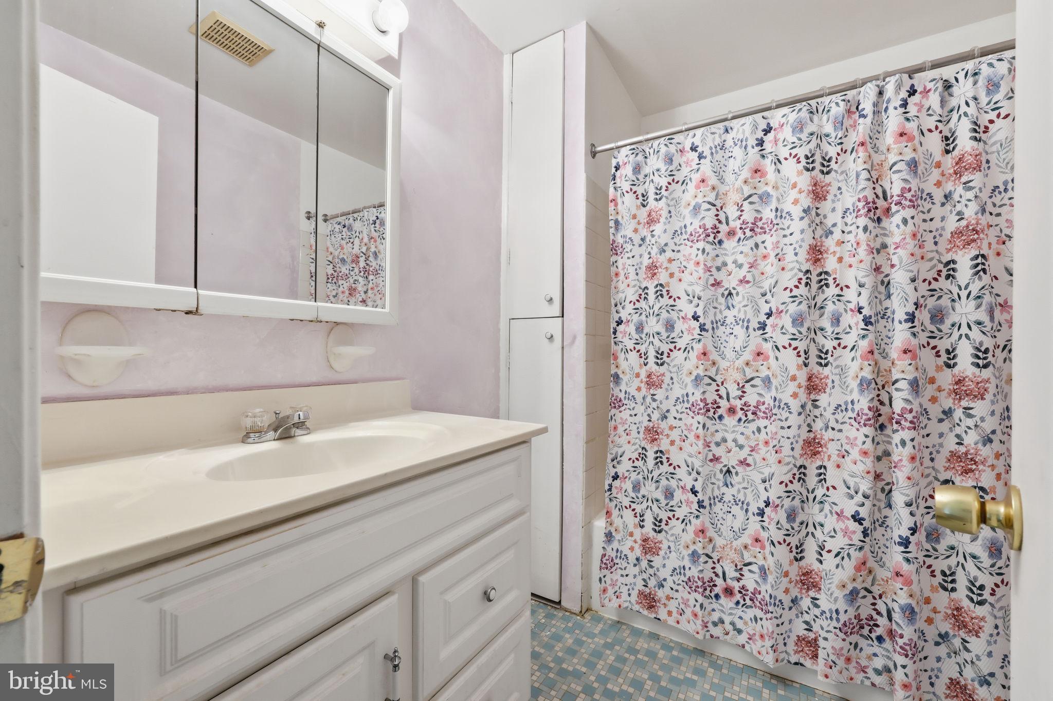 BUSTLETON - Residential