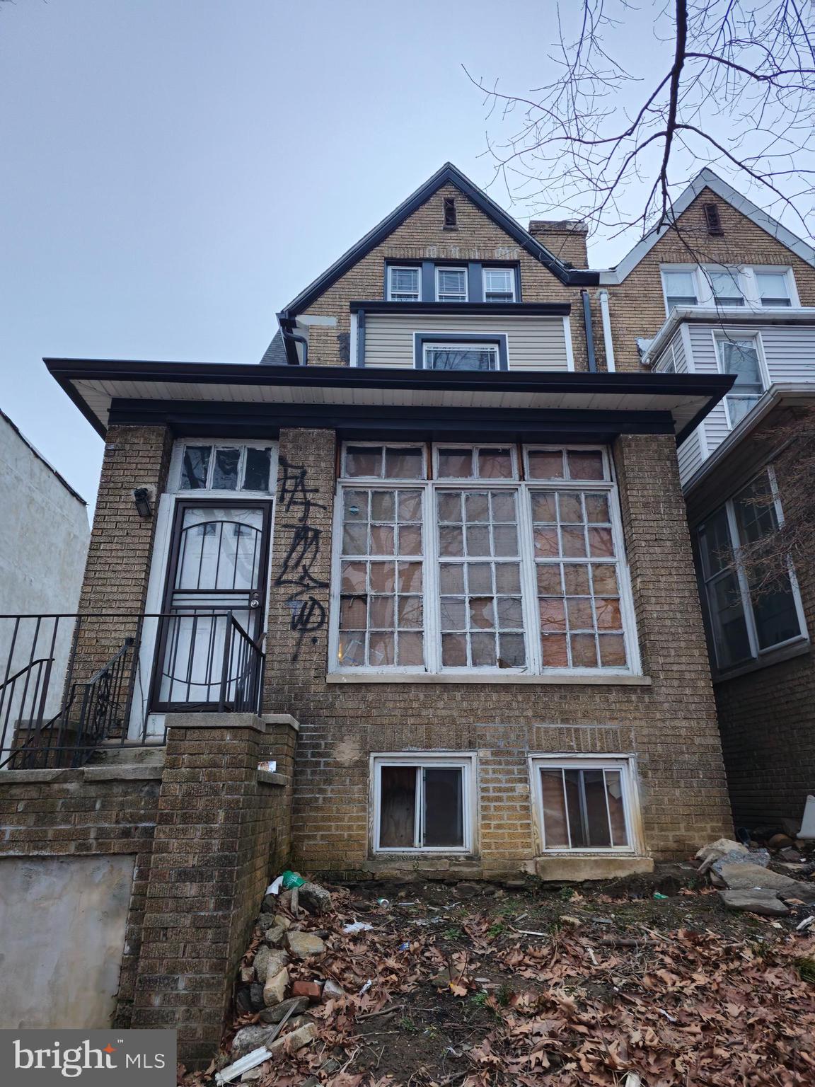 1325 W ROOSEVELT BOULEVARD