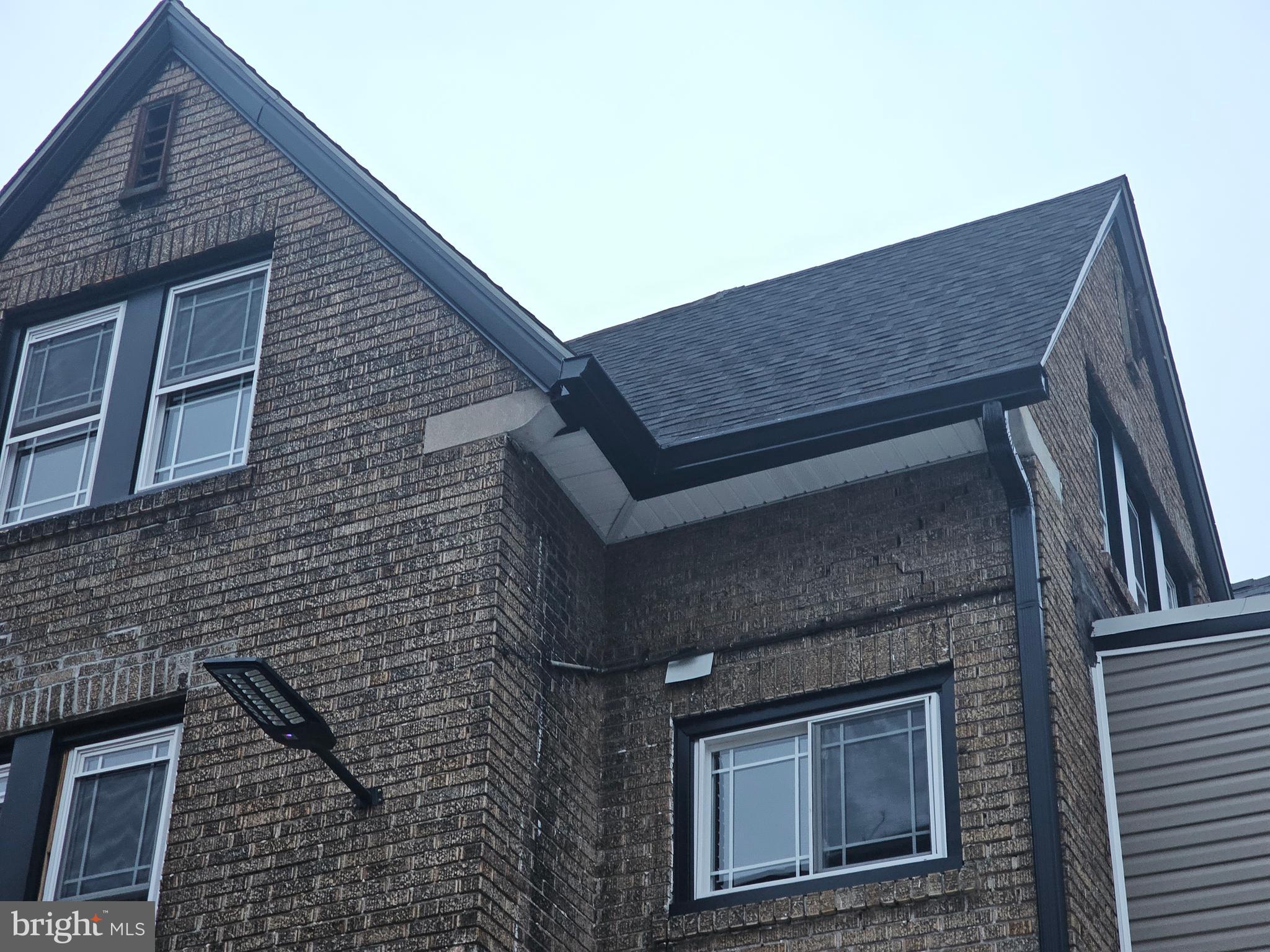 1325 W ROOSEVELT BOULEVARD