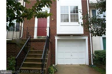 Photo of 609 Tammy Terrace SE, LEESBURG, VA 20175 (MLS # VALO2131224)