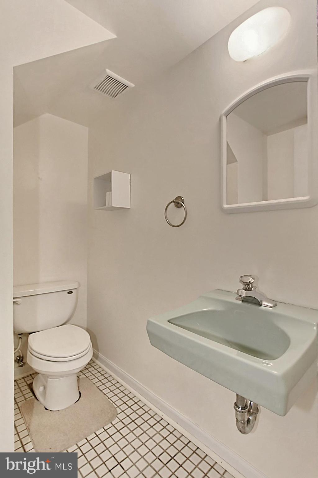 LONDON TOWNE - Residential