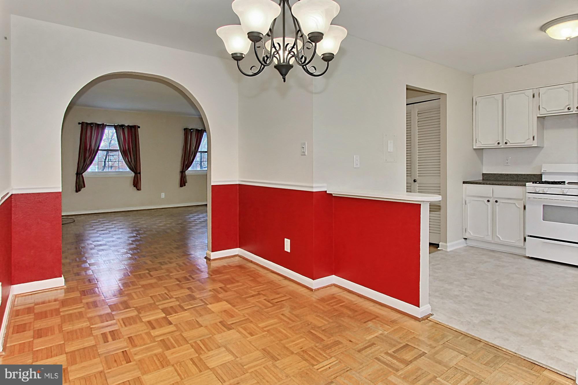 LONDON TOWNE - Residential