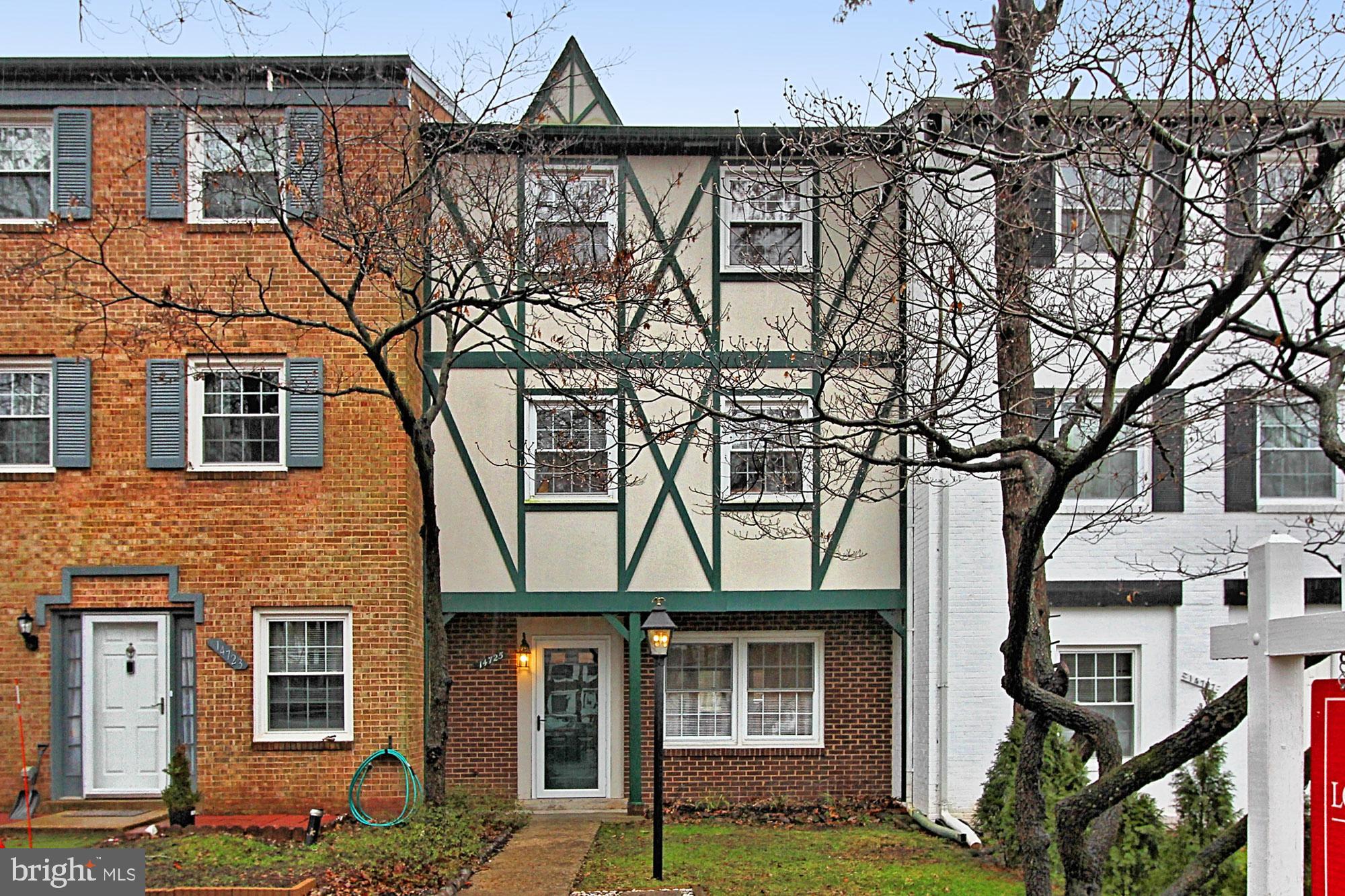 LONDON TOWNE - Residential