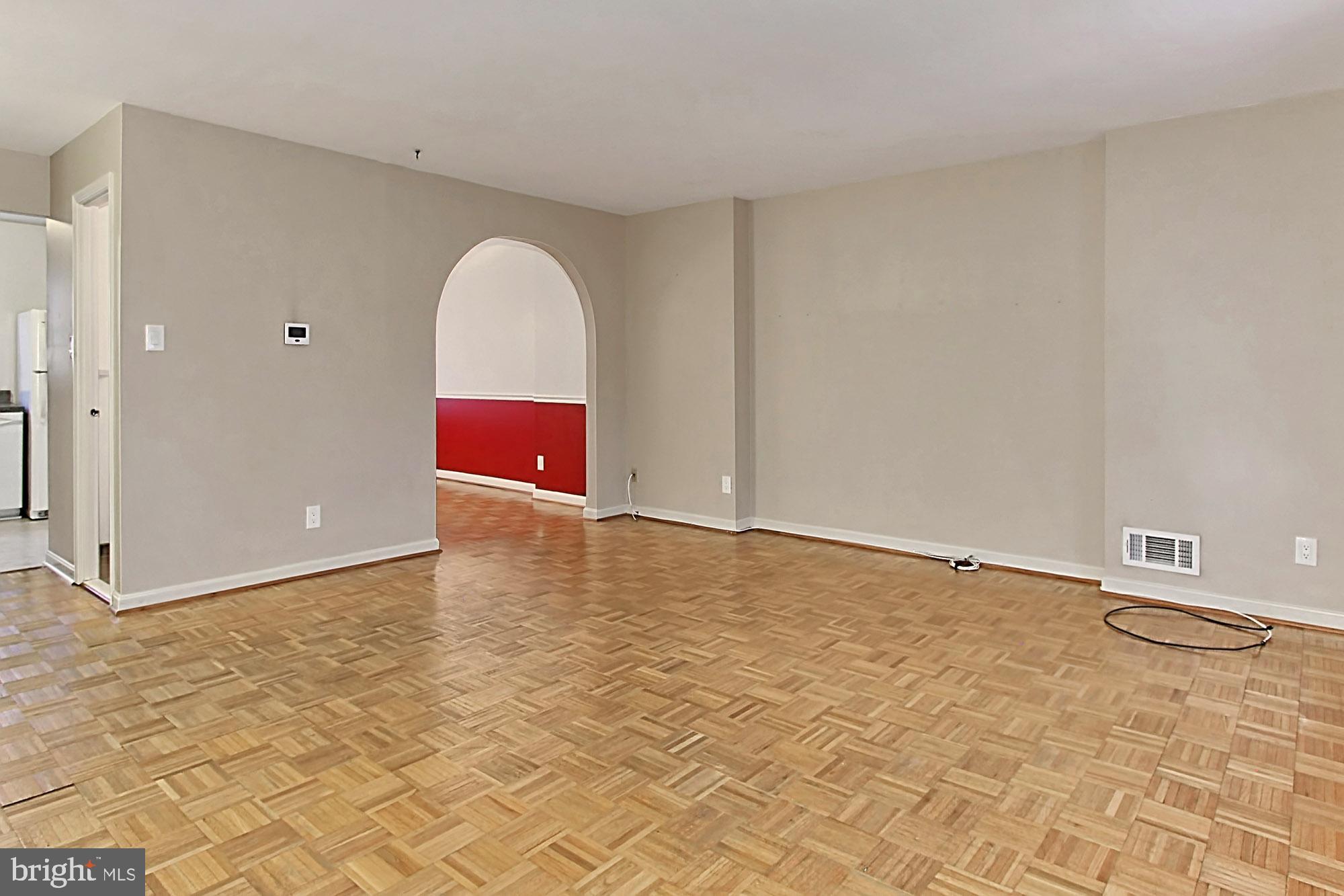 LONDON TOWNE - Residential