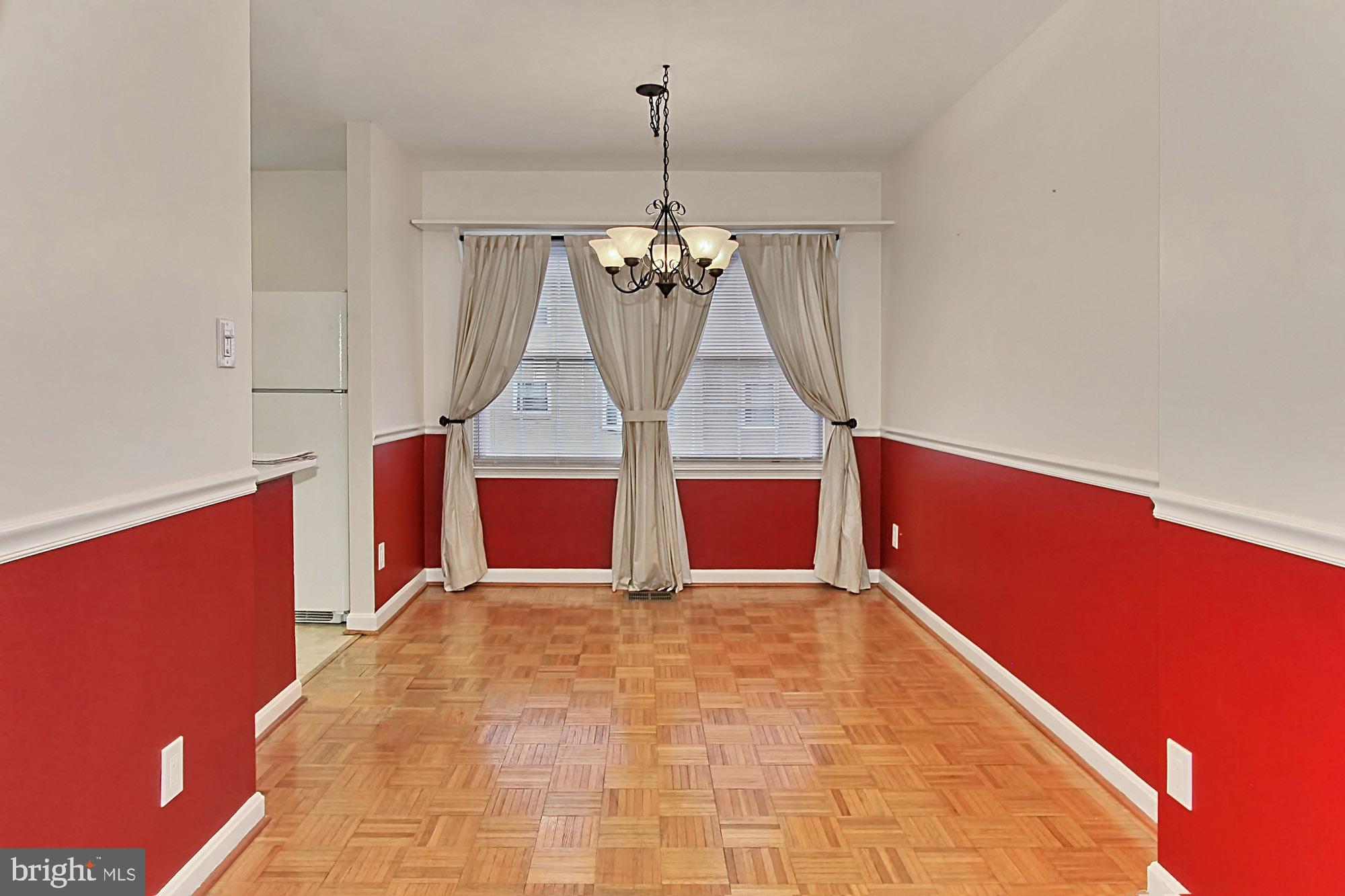 LONDON TOWNE - Residential