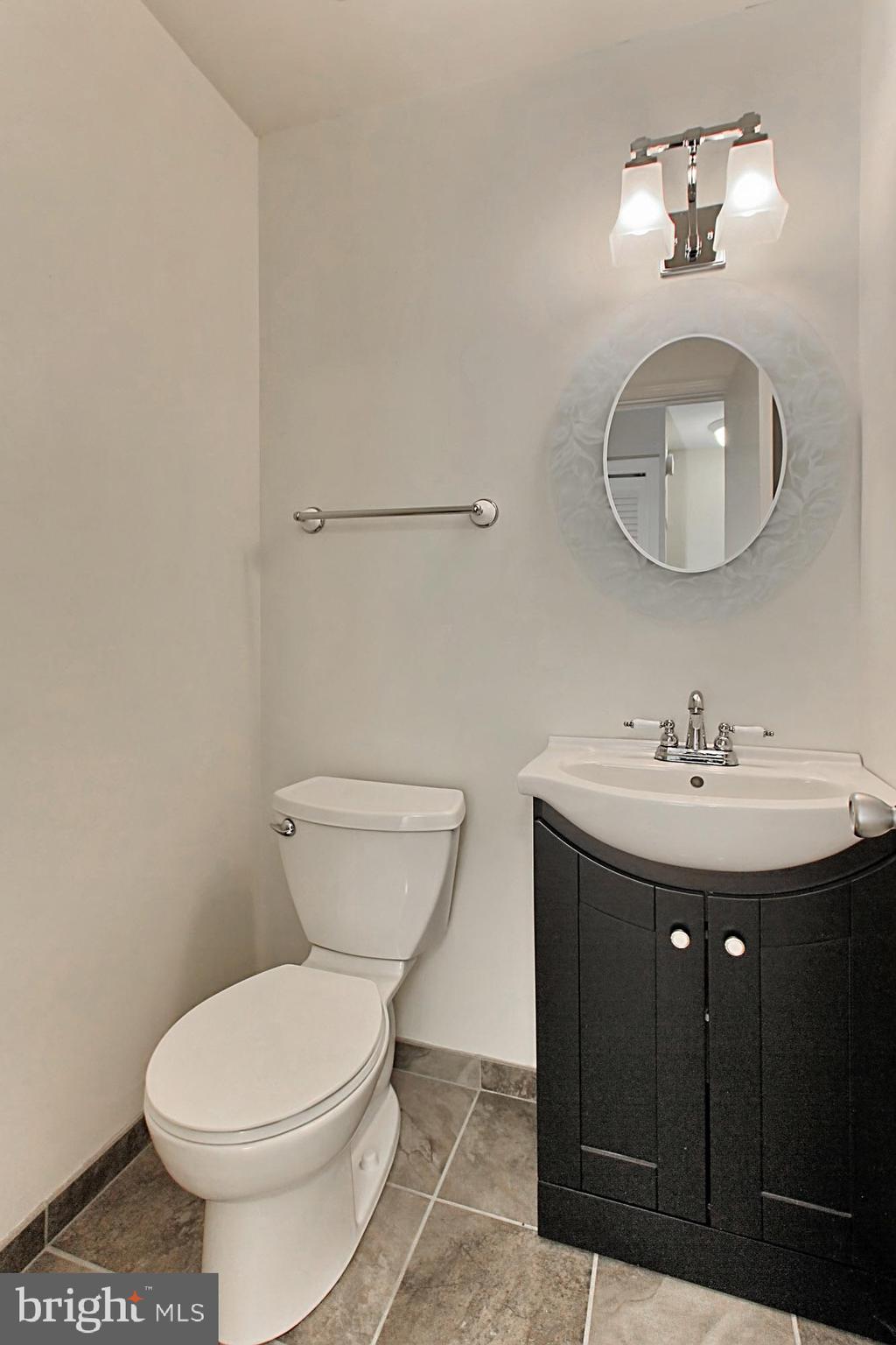 LONDON TOWNE - Residential