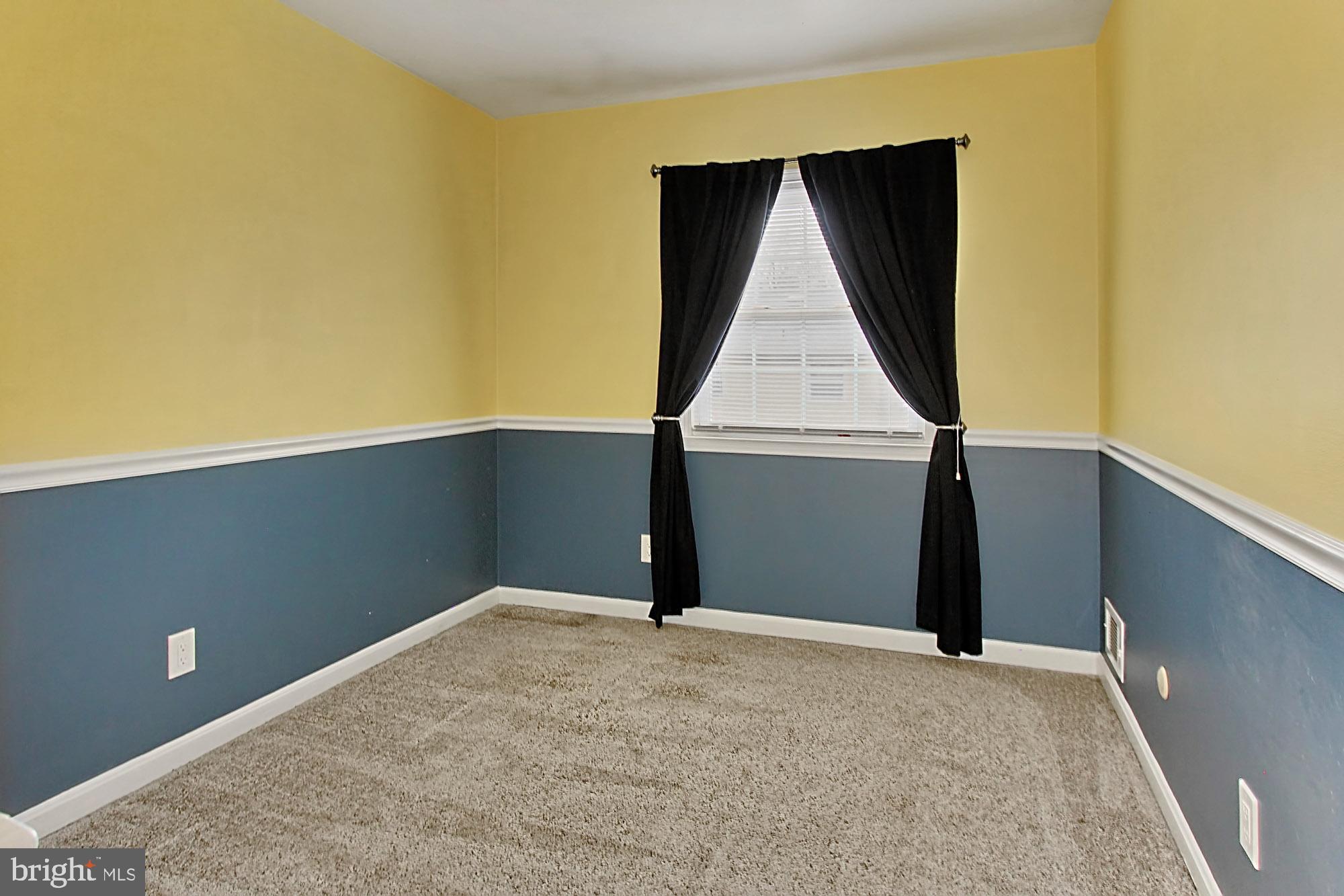 LONDON TOWNE - Residential