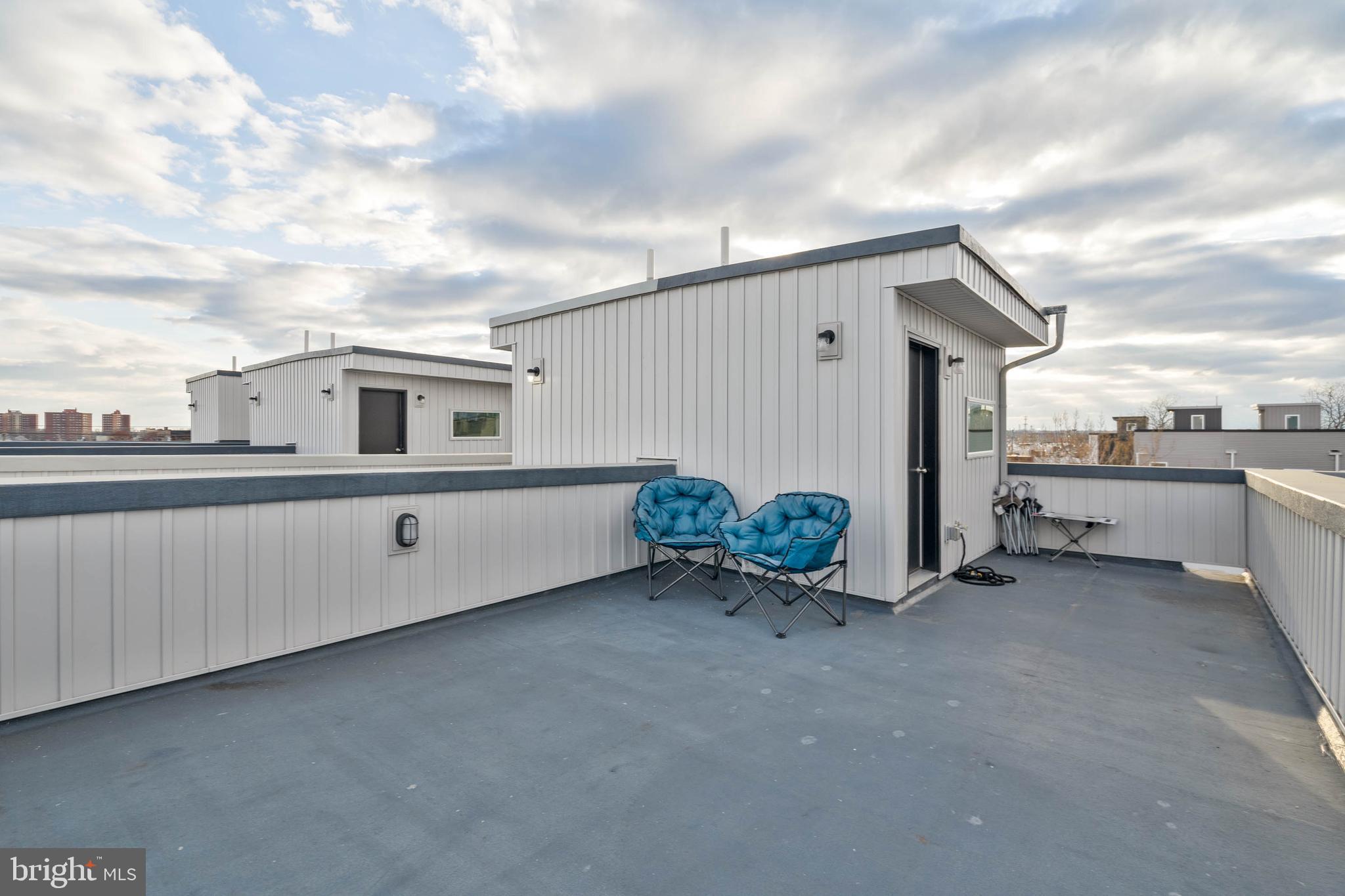 POINT BREEZE - Residential