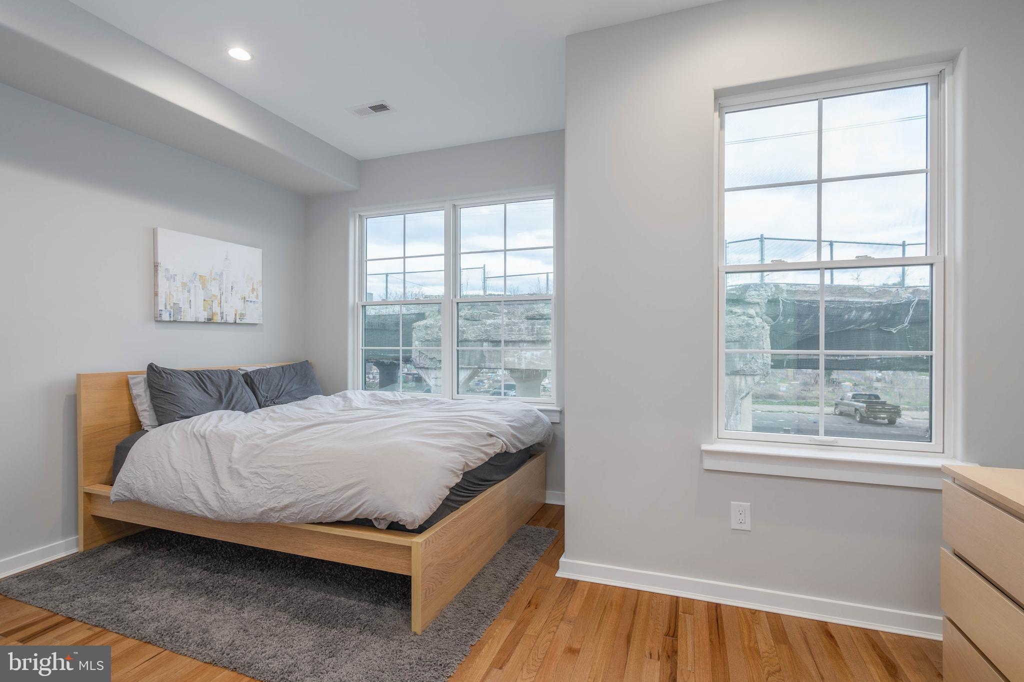 POINT BREEZE - Residential