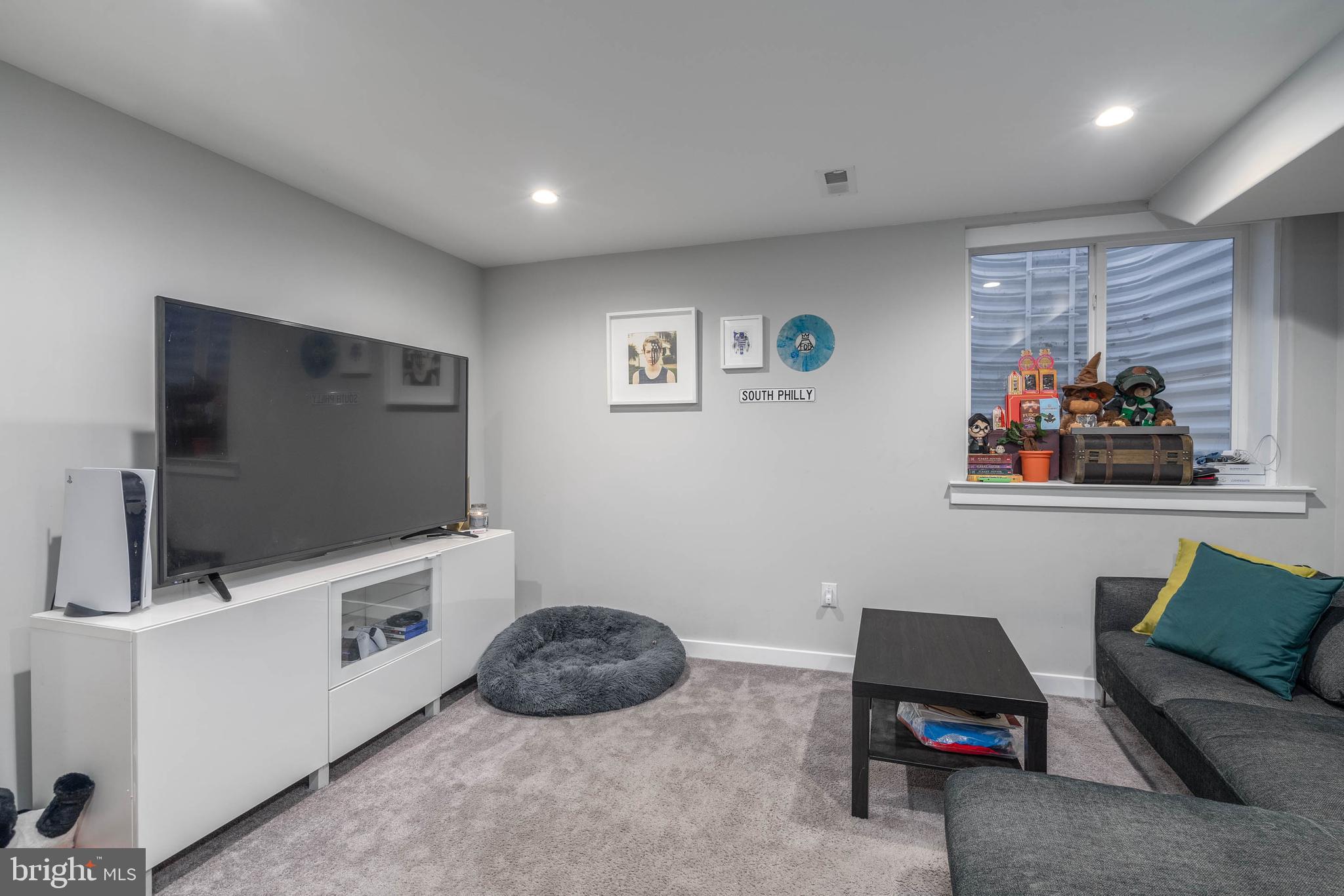 POINT BREEZE - Residential