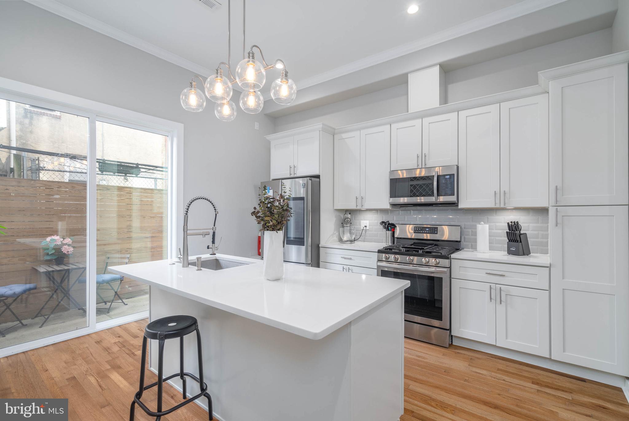 POINT BREEZE - Residential