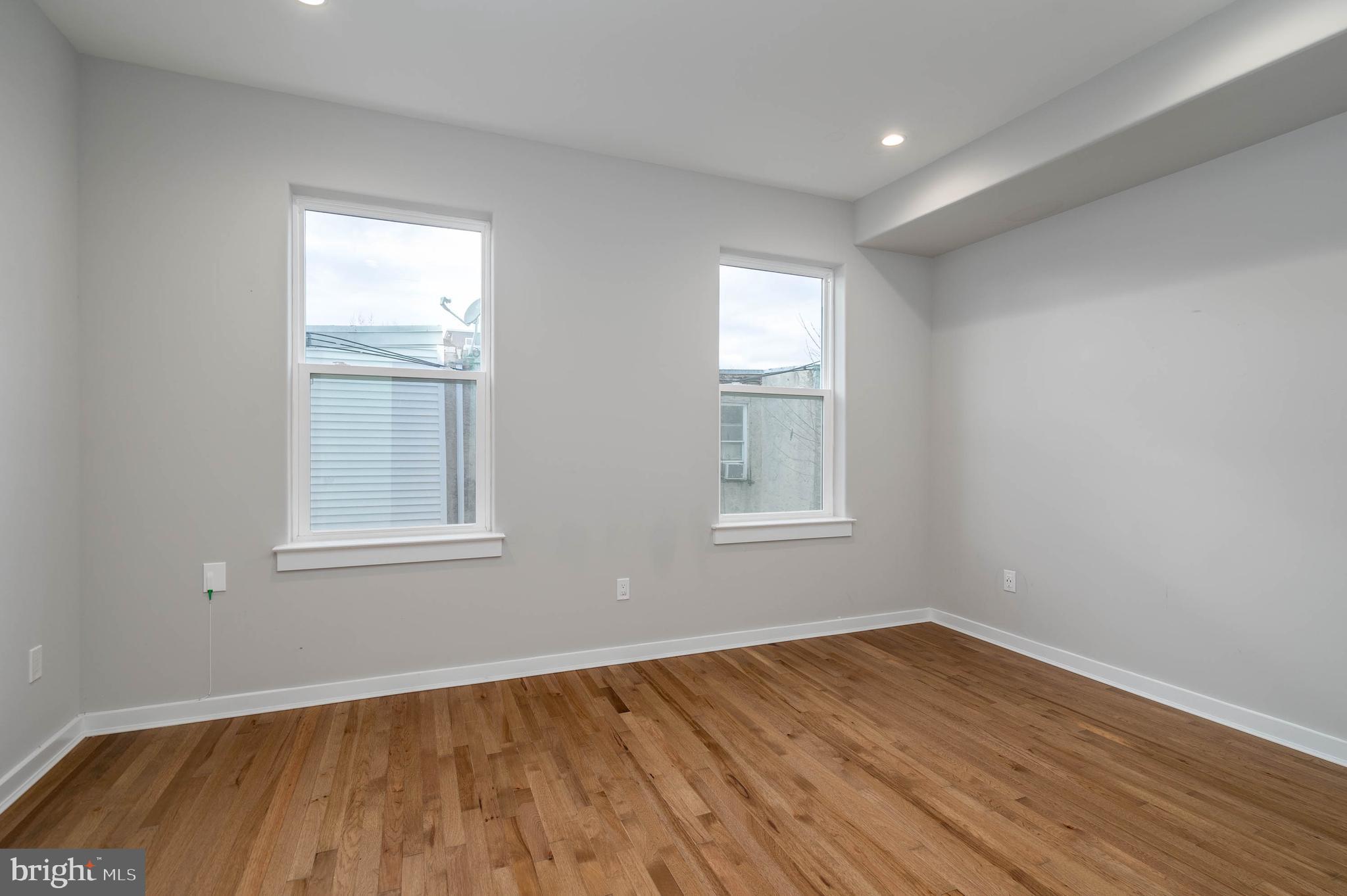 POINT BREEZE - Residential