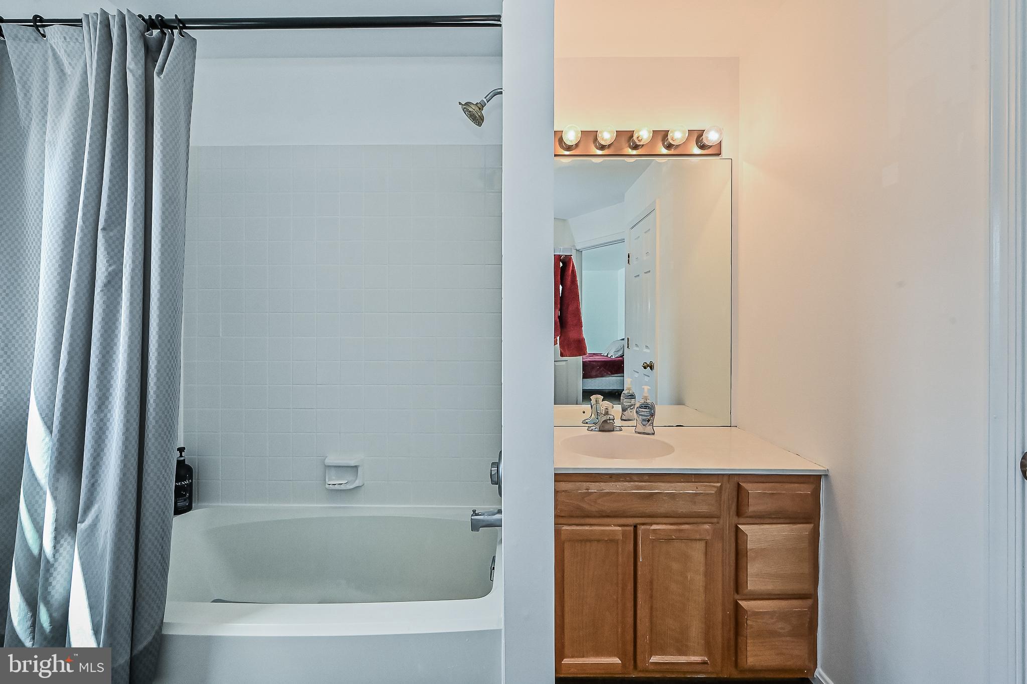 GUNSTON CORNER - Residential