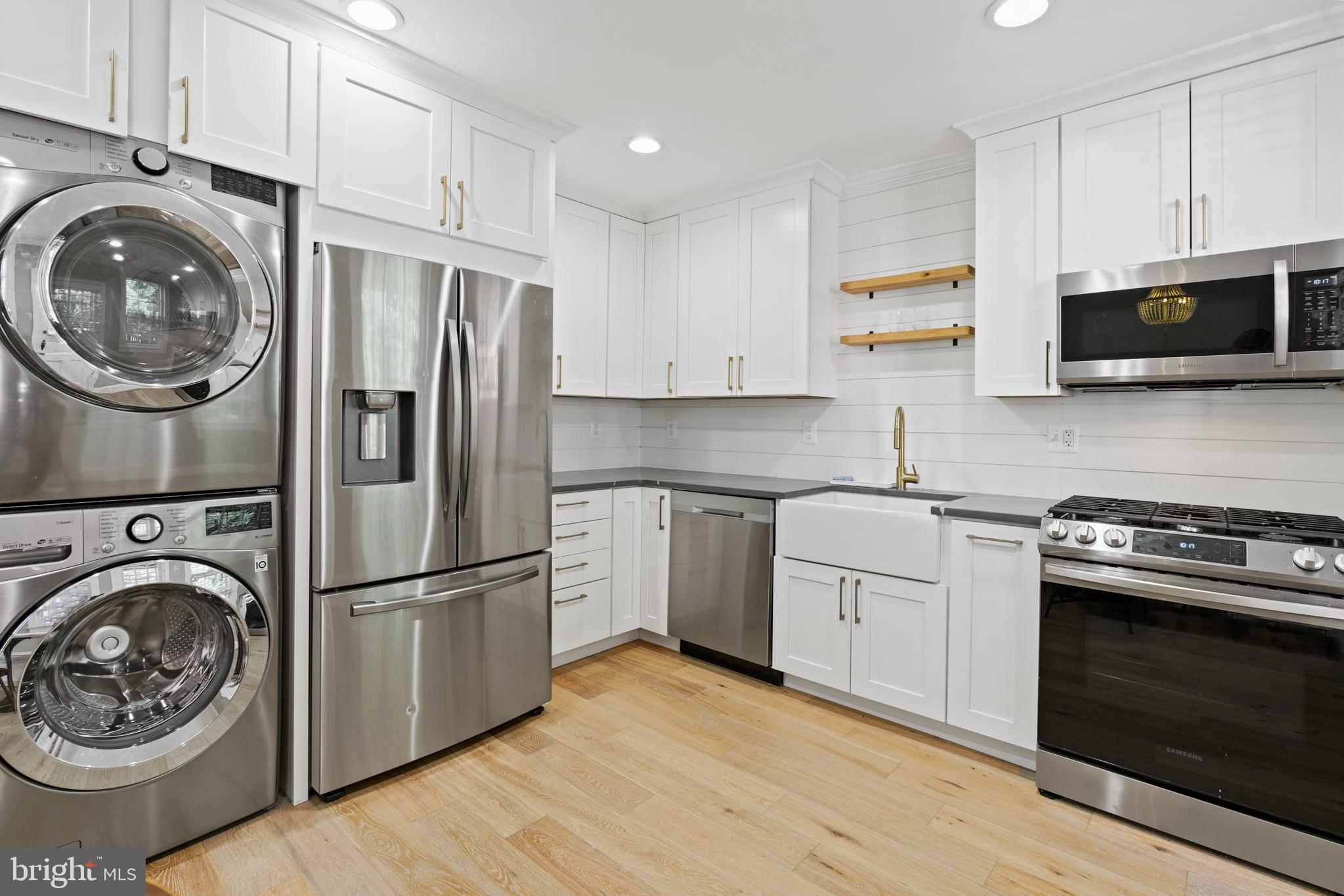 ARLINGTON VILLAGE - Residential Lease