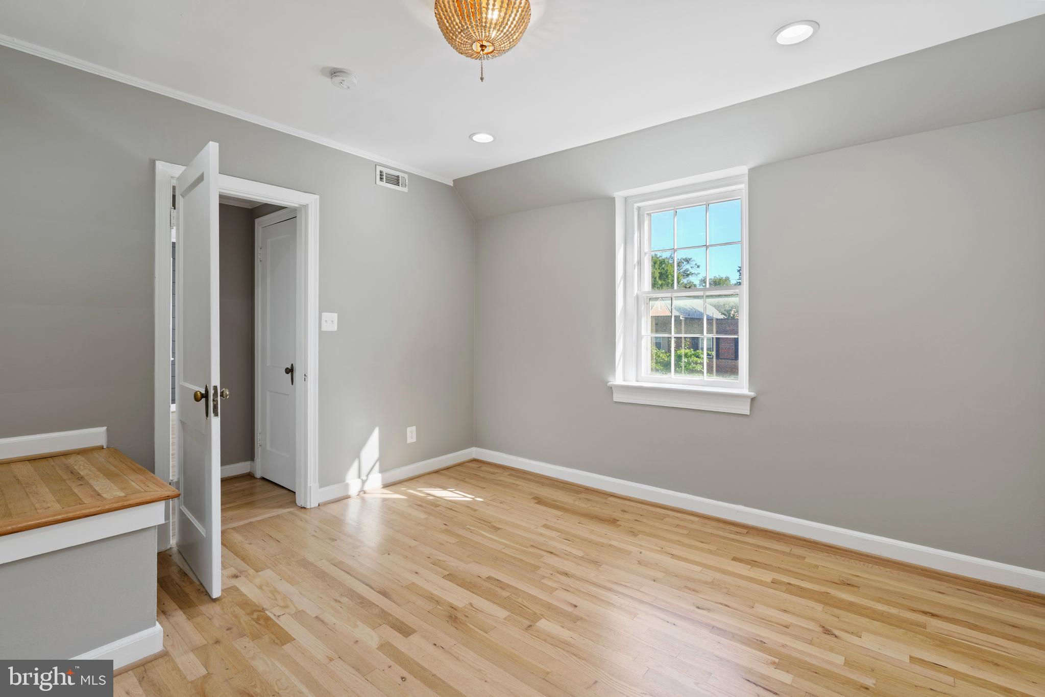 ARLINGTON VILLAGE - Residential Lease