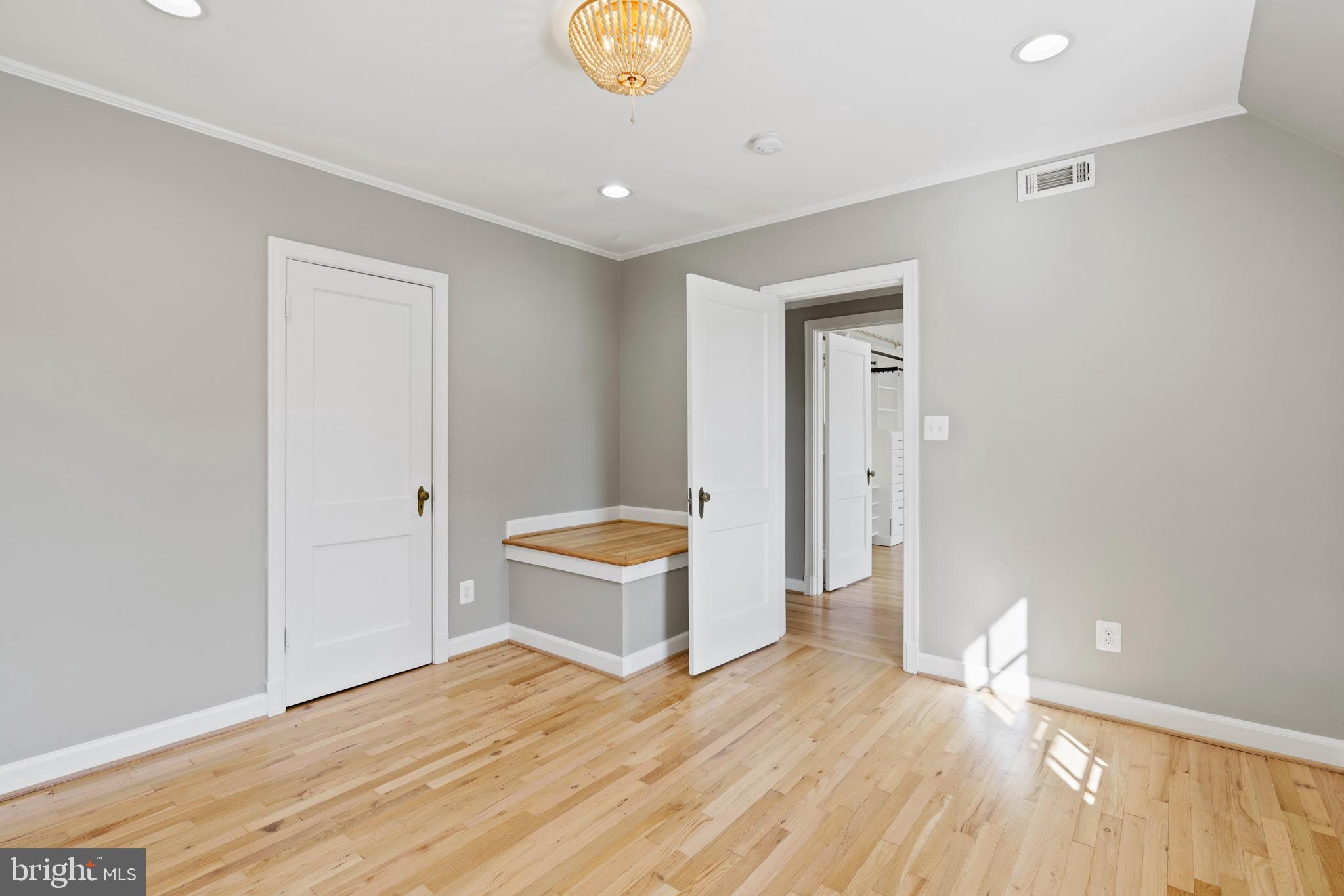 ARLINGTON VILLAGE - Residential Lease