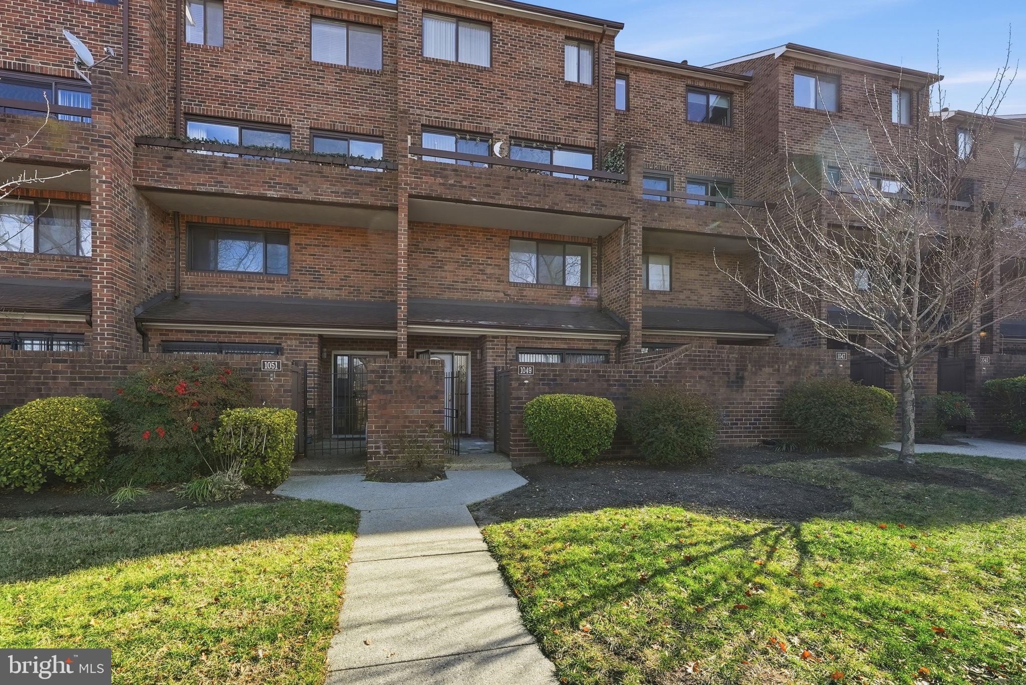 1049 MICHIGAN AVENUE NE 1049