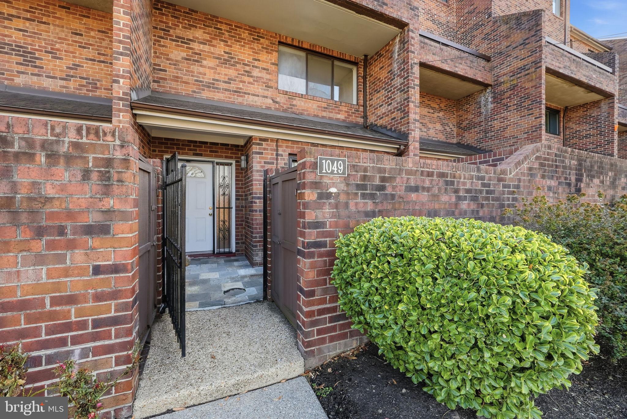 1049 MICHIGAN AVENUE NE 1049