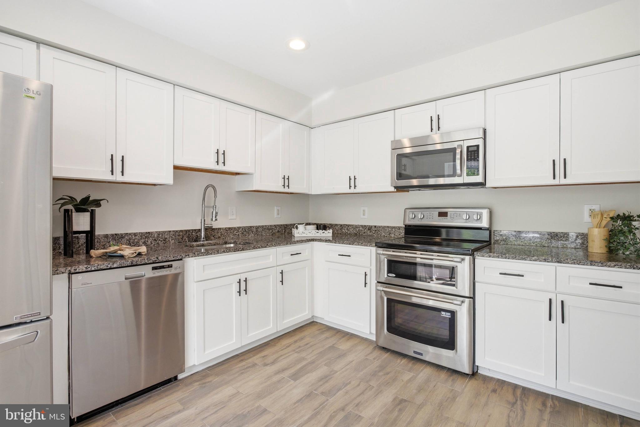 5807 WALDEN COMMONS COURT