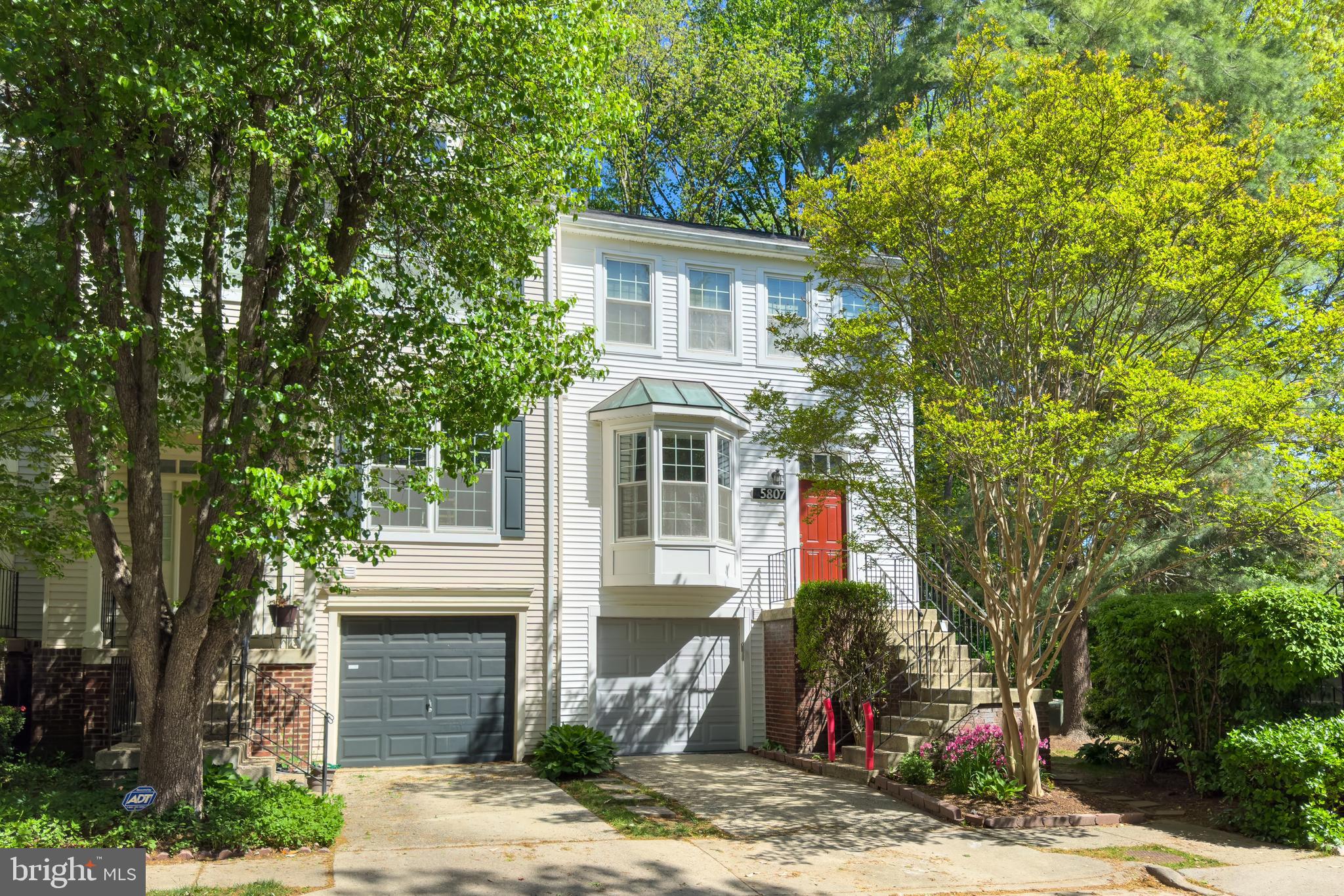 5807 WALDEN COMMONS COURT