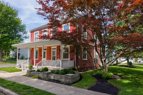 Townhouse For Sale - 202 N 6th Street<br/> Lancaster County, DENVER, PA 17517