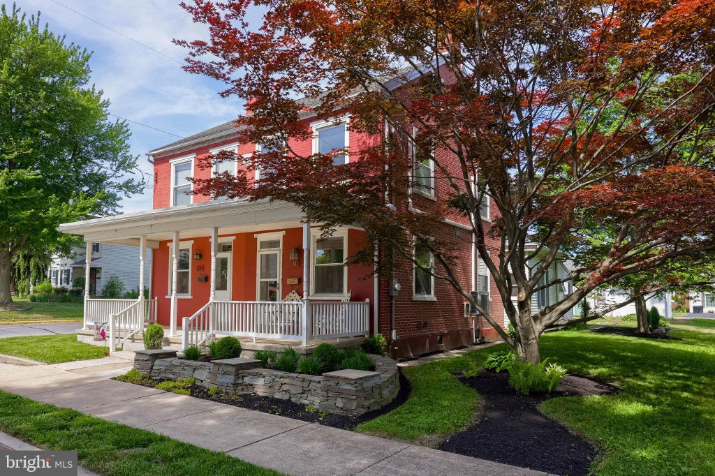Photo of 202 N 6th Street, DENVER, PA 17517 (MLS # PALA2089734)