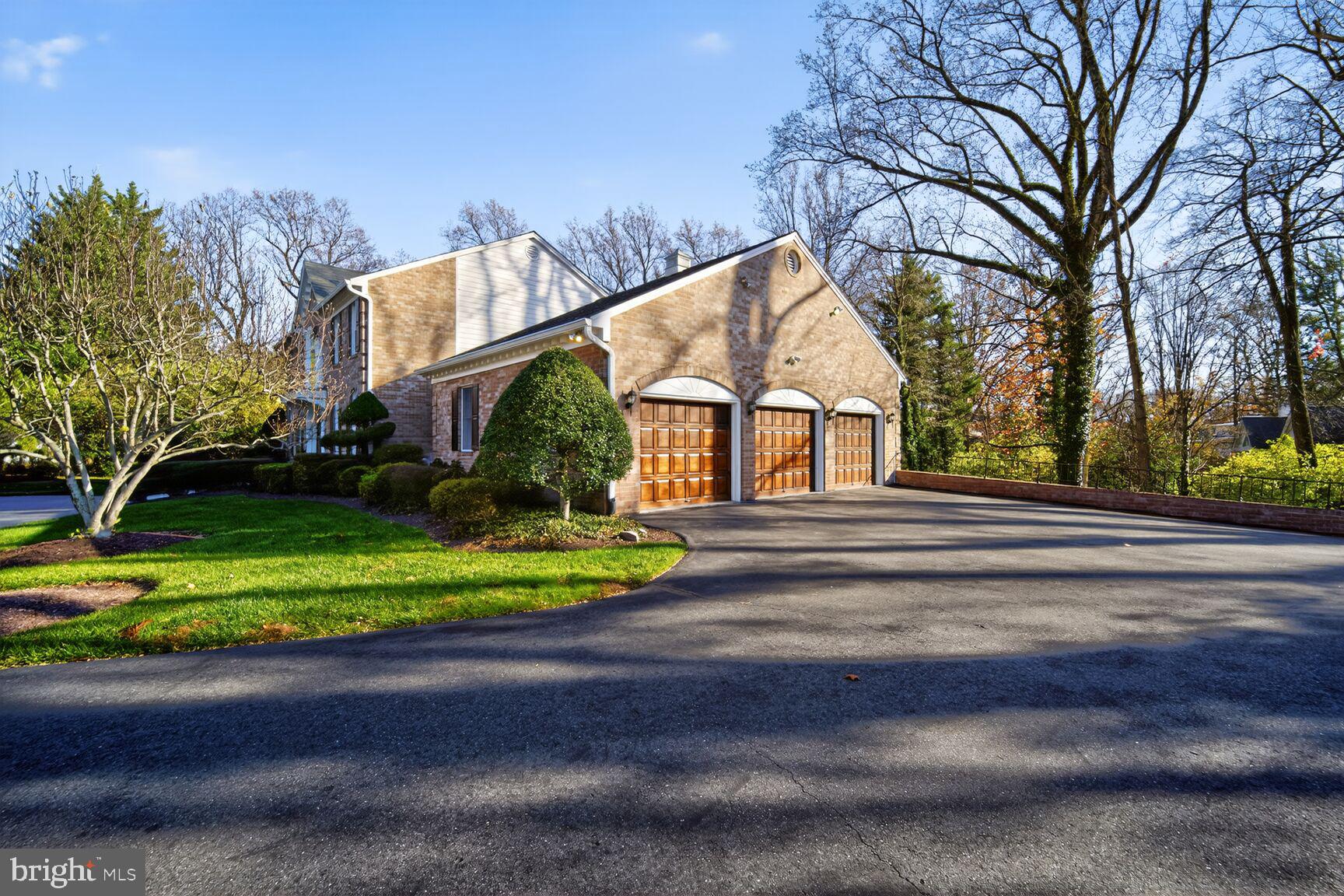 7206 BRADLEY BOULEVARD