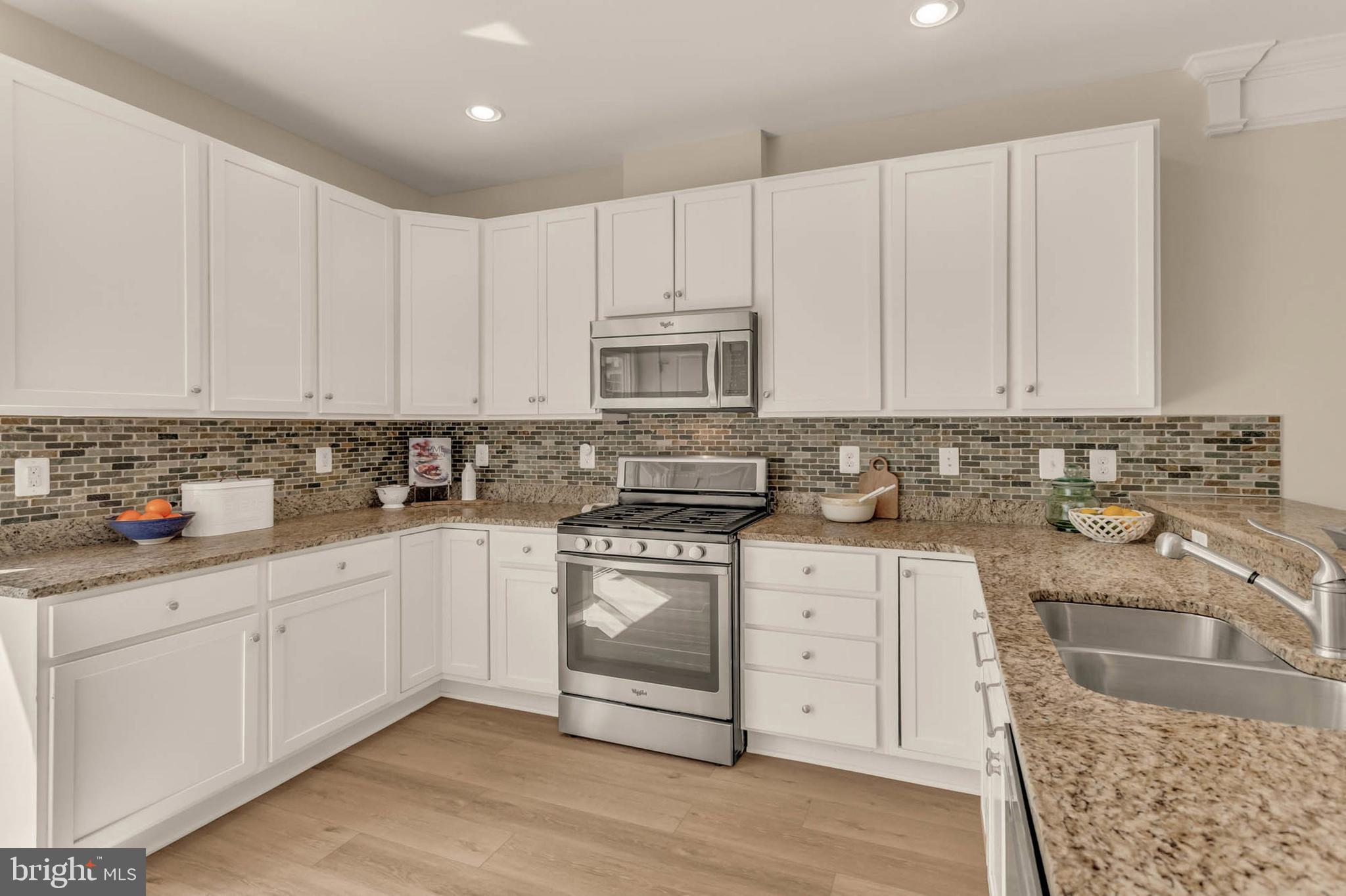 UPTOWN AT MURRAY HILL - Residential