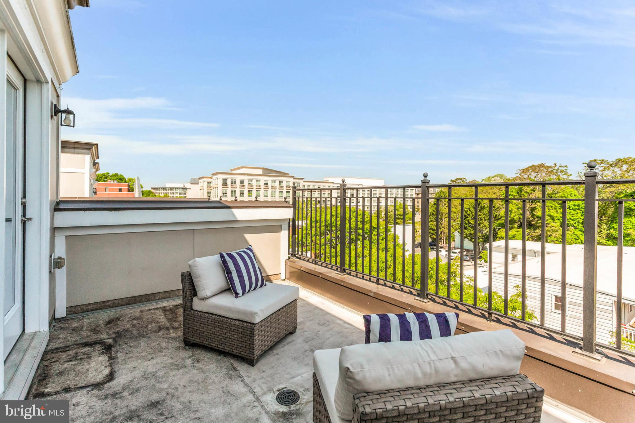 UPTOWN AT MURRAY HILL - Residential