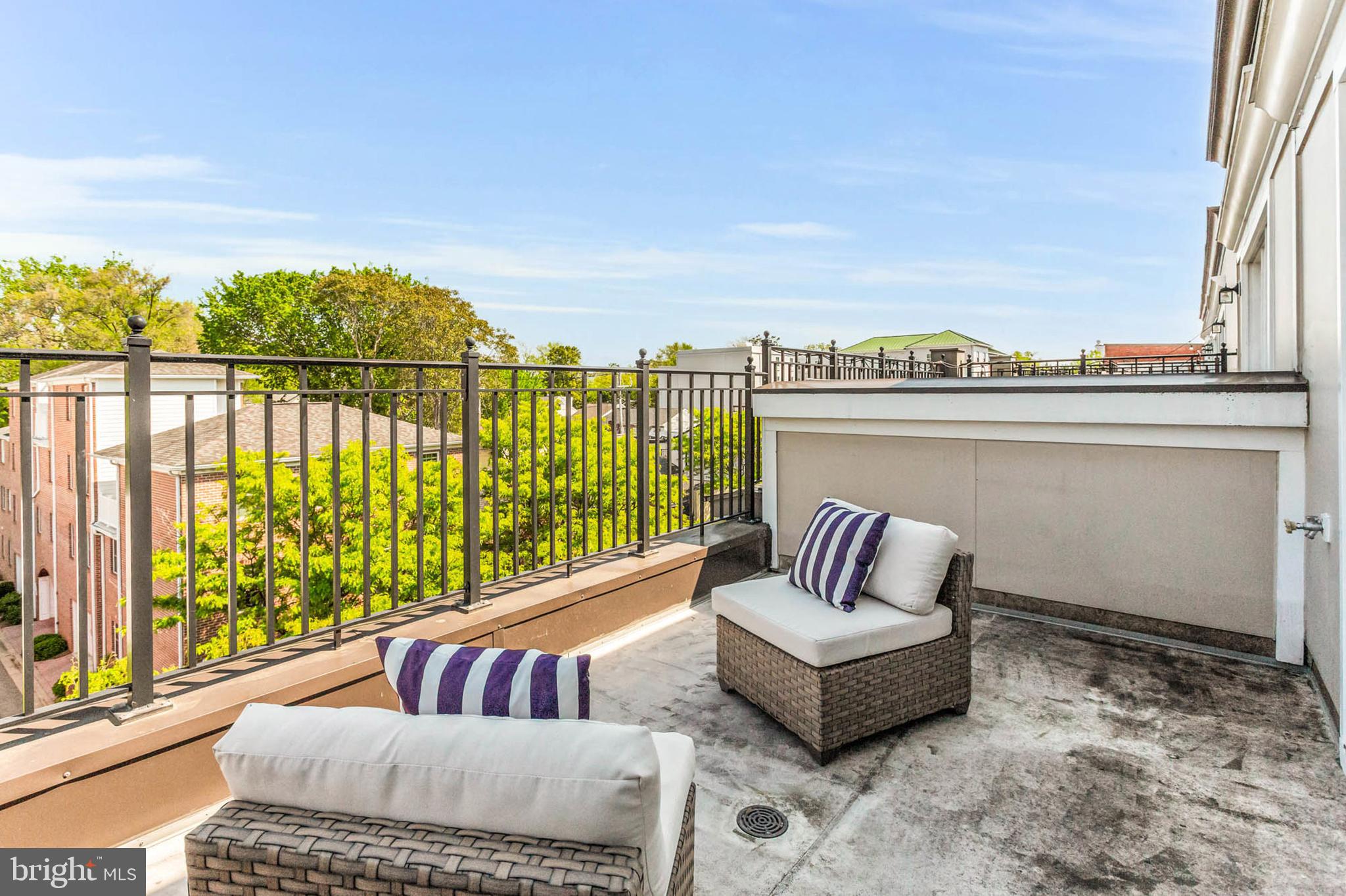 UPTOWN AT MURRAY HILL - Residential