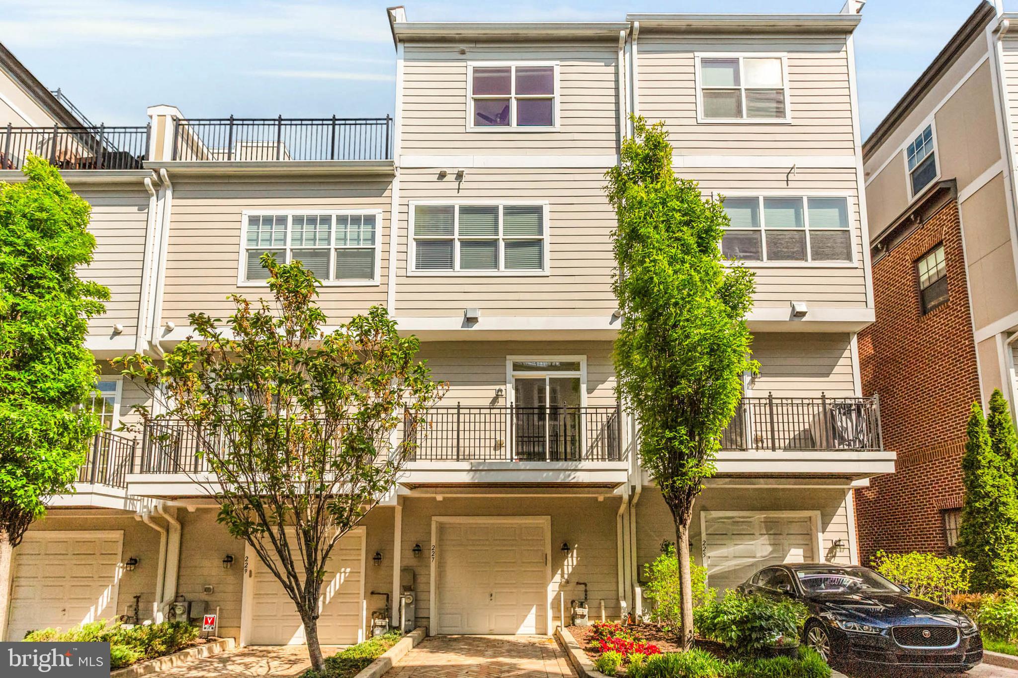 UPTOWN AT MURRAY HILL - Residential