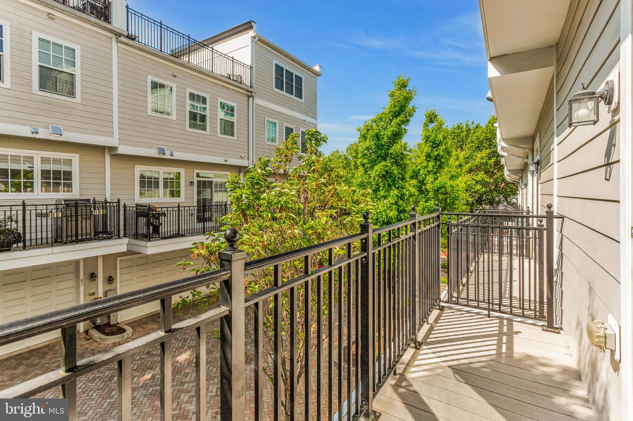 UPTOWN AT MURRAY HILL - Residential