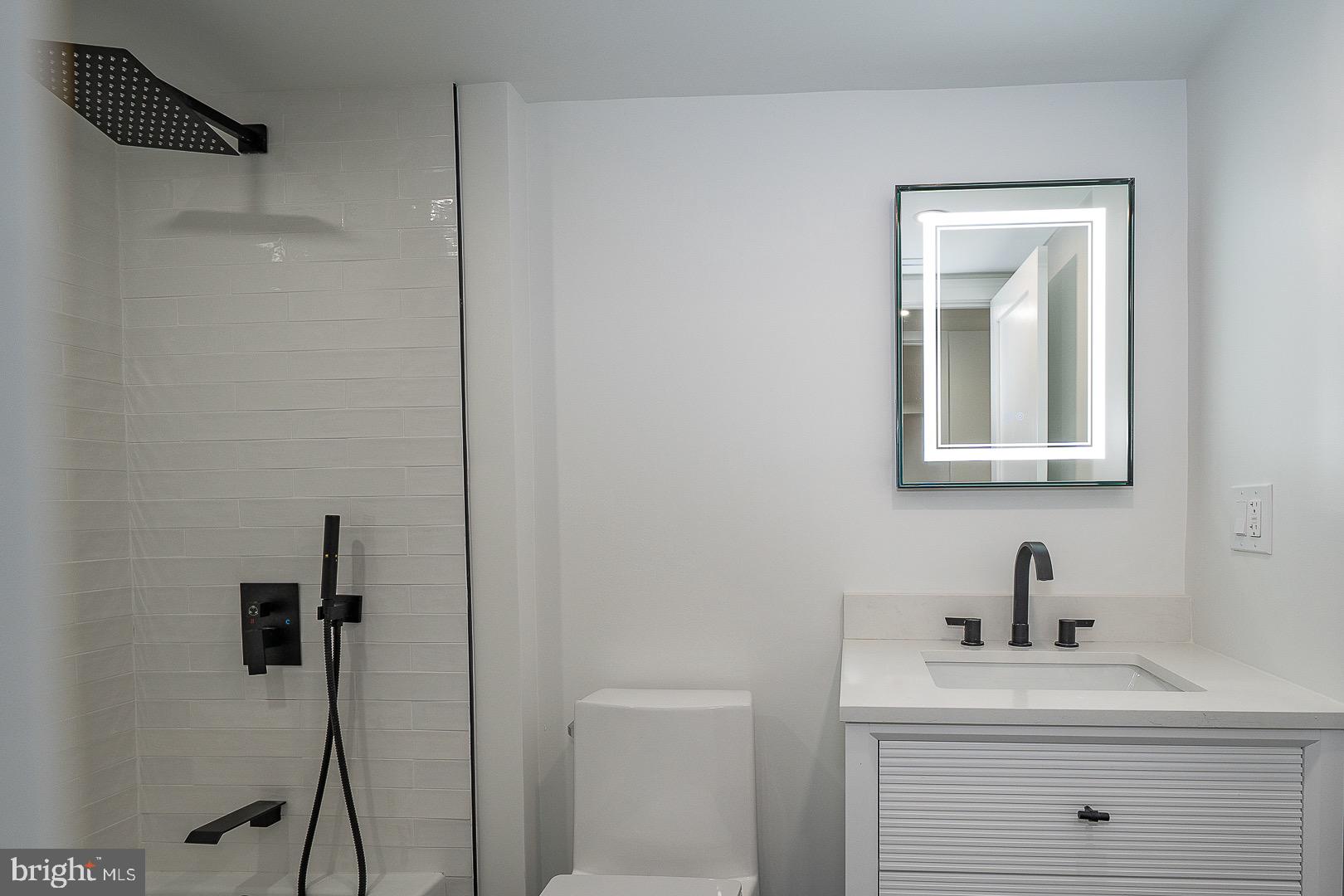 VALLEY FORGE TOWER - Residential