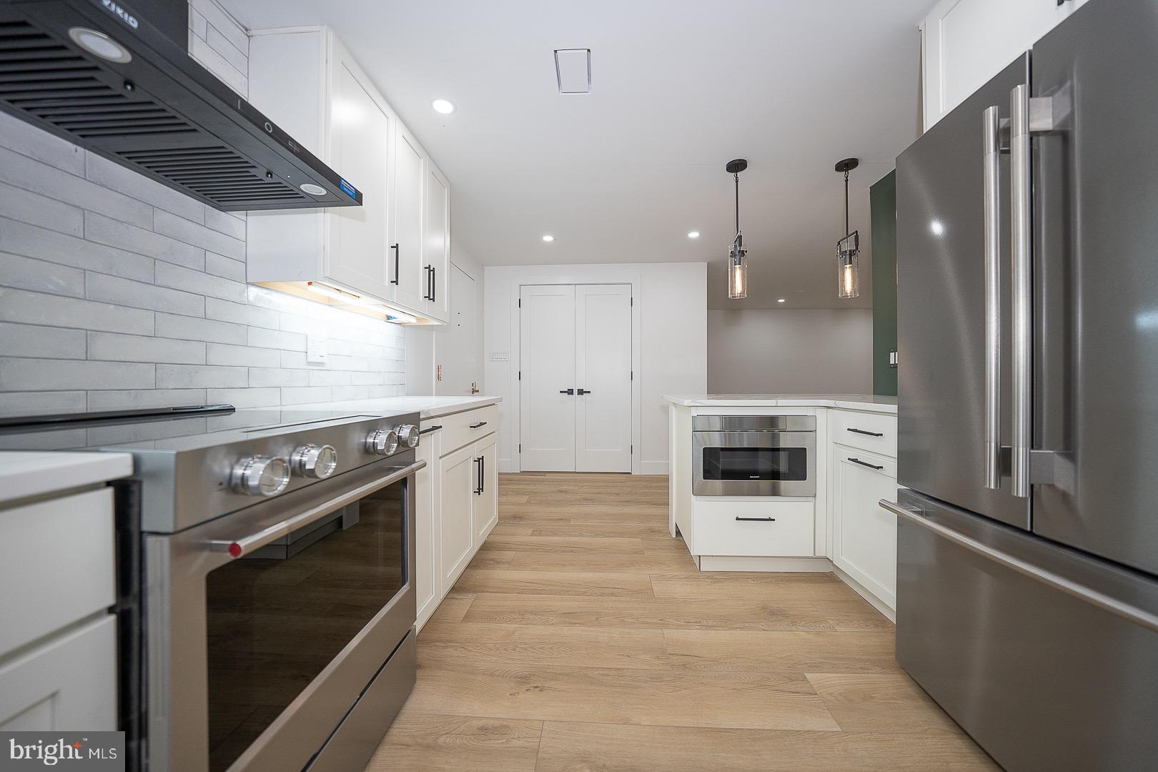 VALLEY FORGE TOWER - Residential