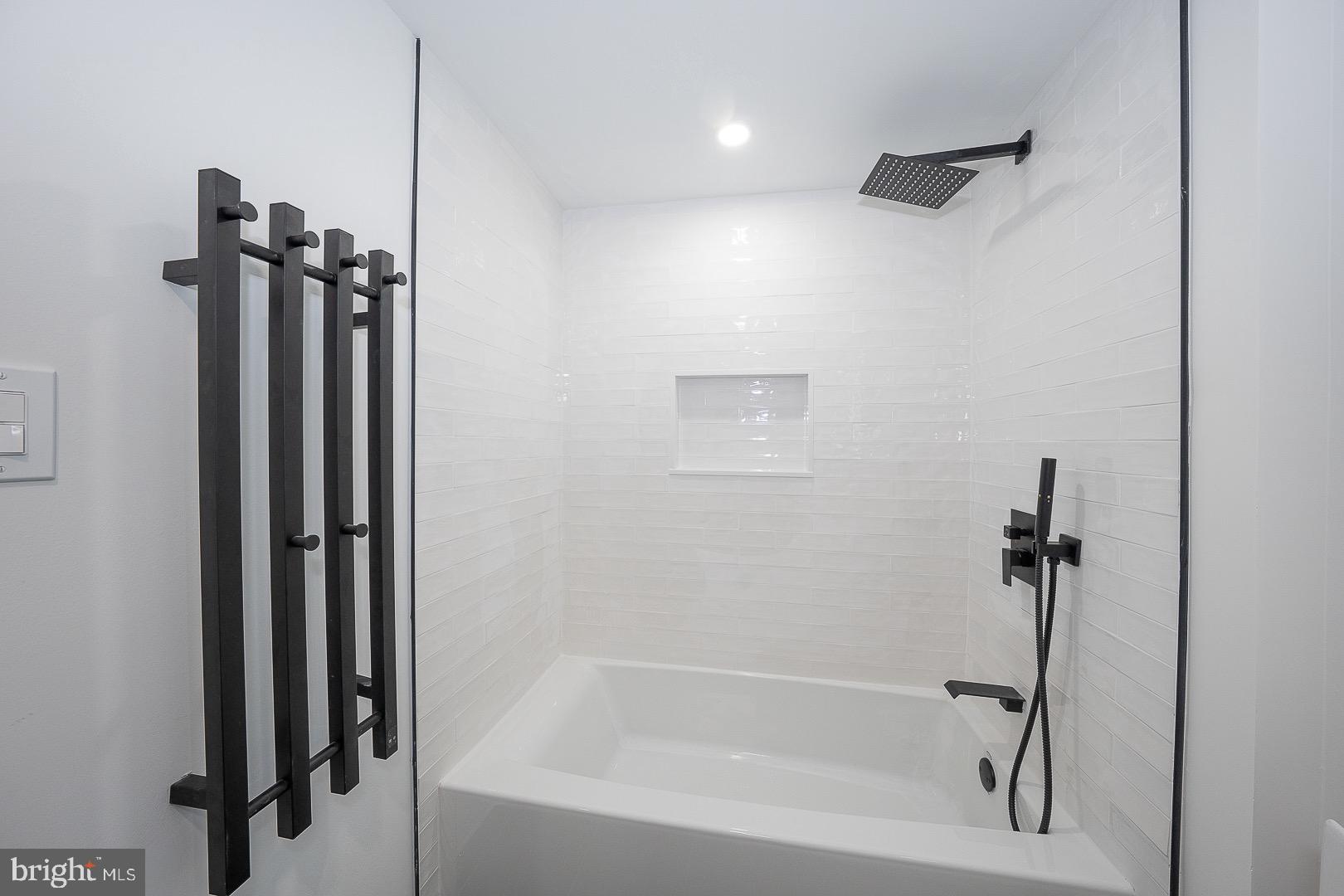 VALLEY FORGE TOWER - Residential