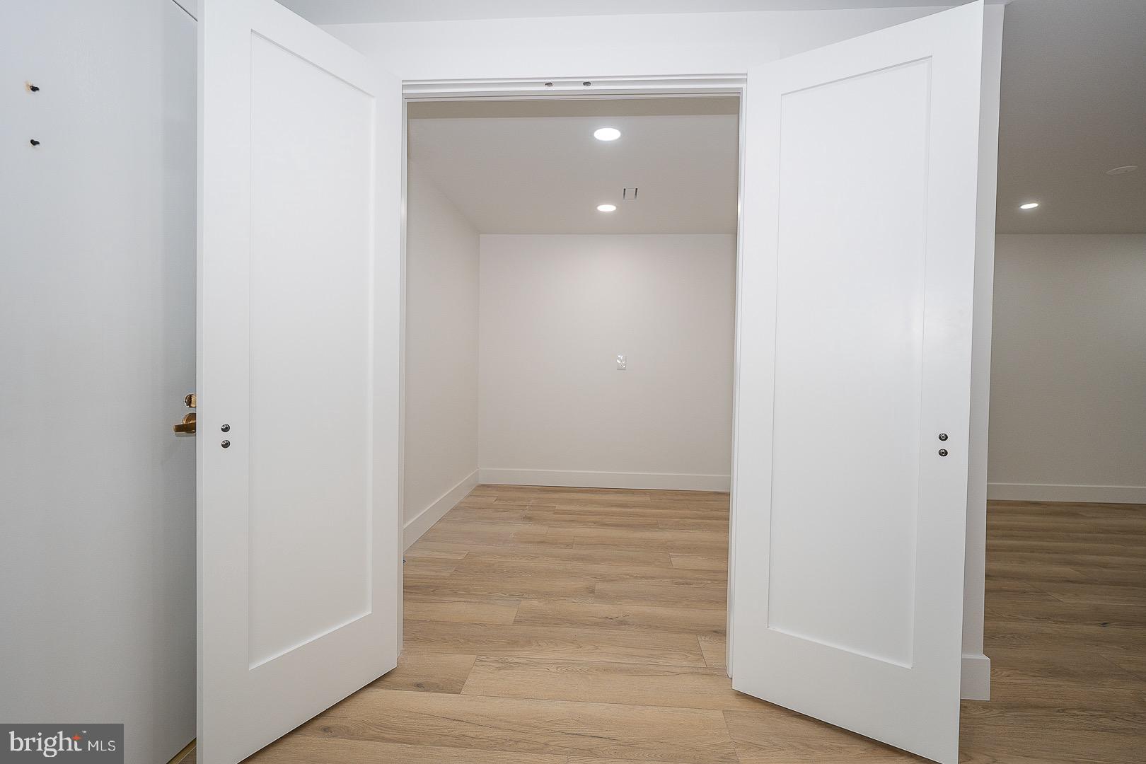 VALLEY FORGE TOWER - Residential