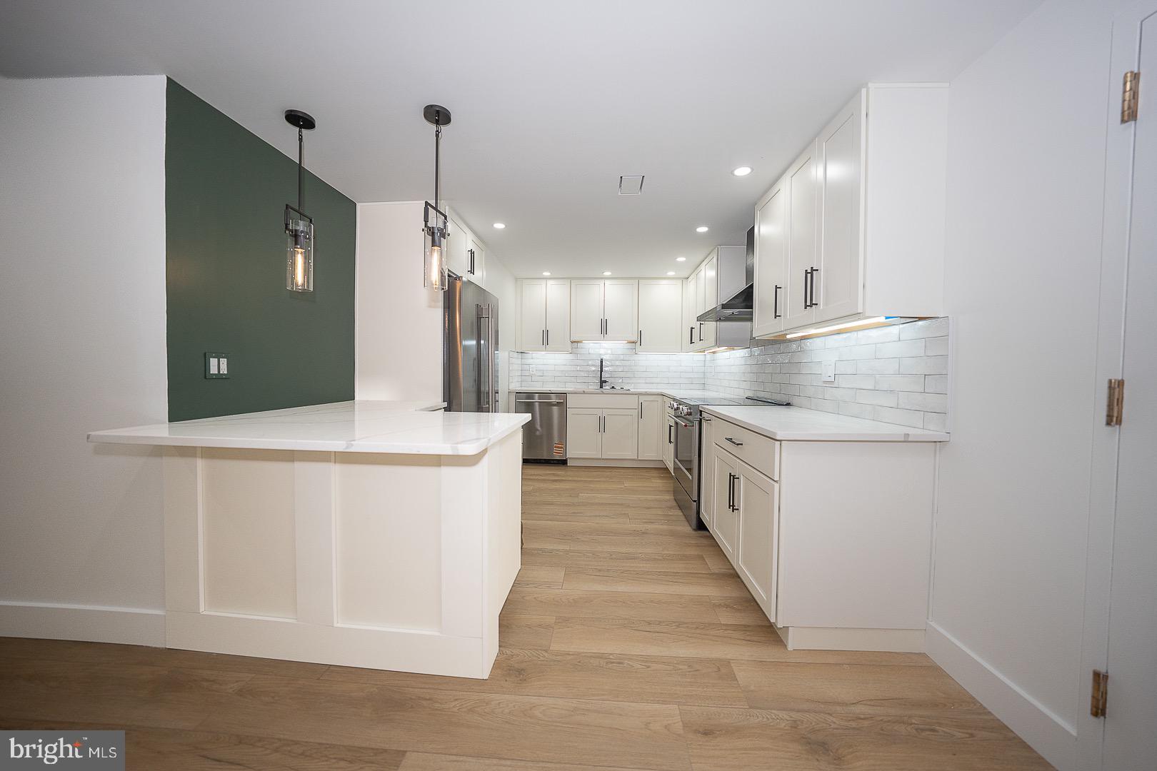 VALLEY FORGE TOWER - Residential