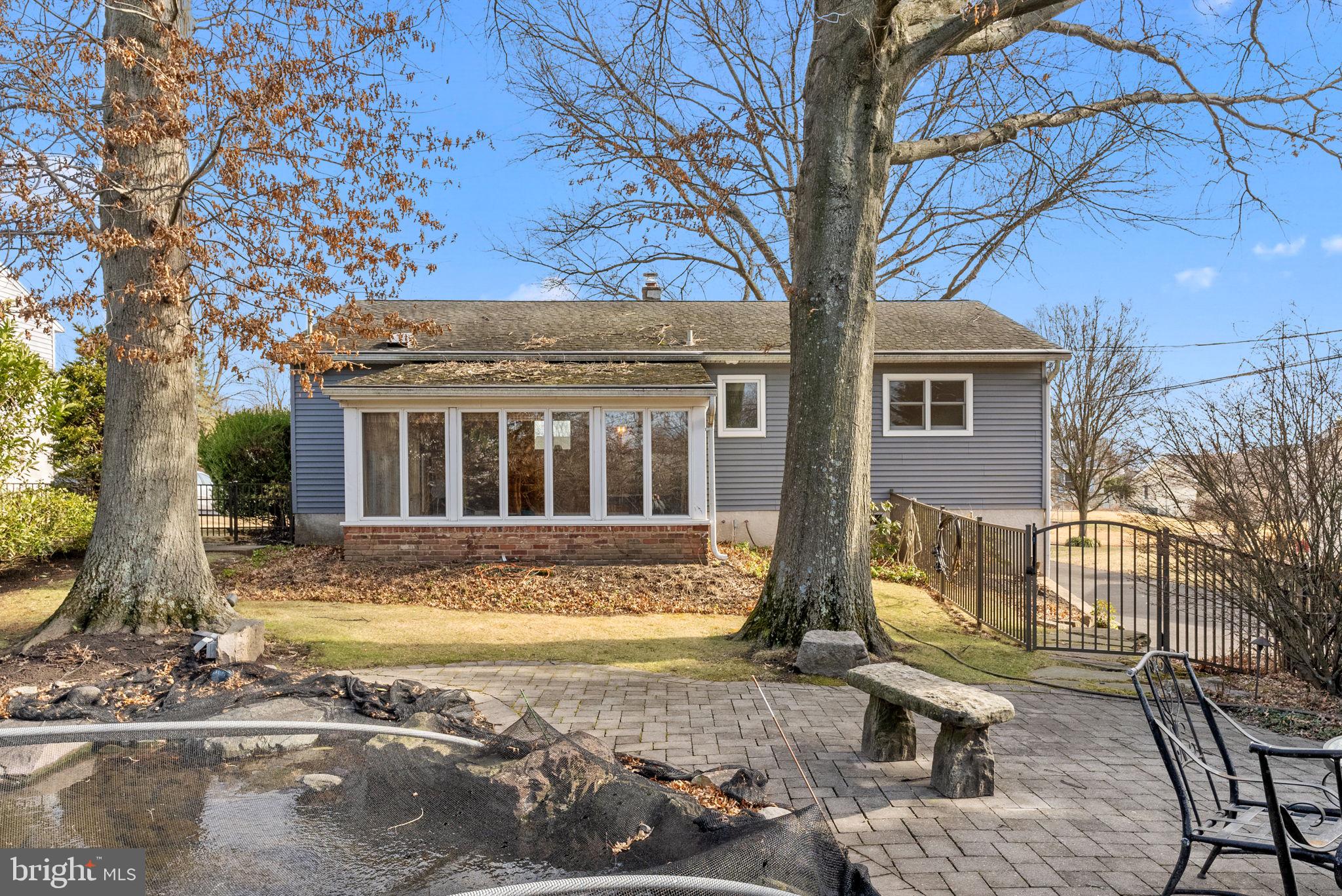 DAVISVILLE - Residential