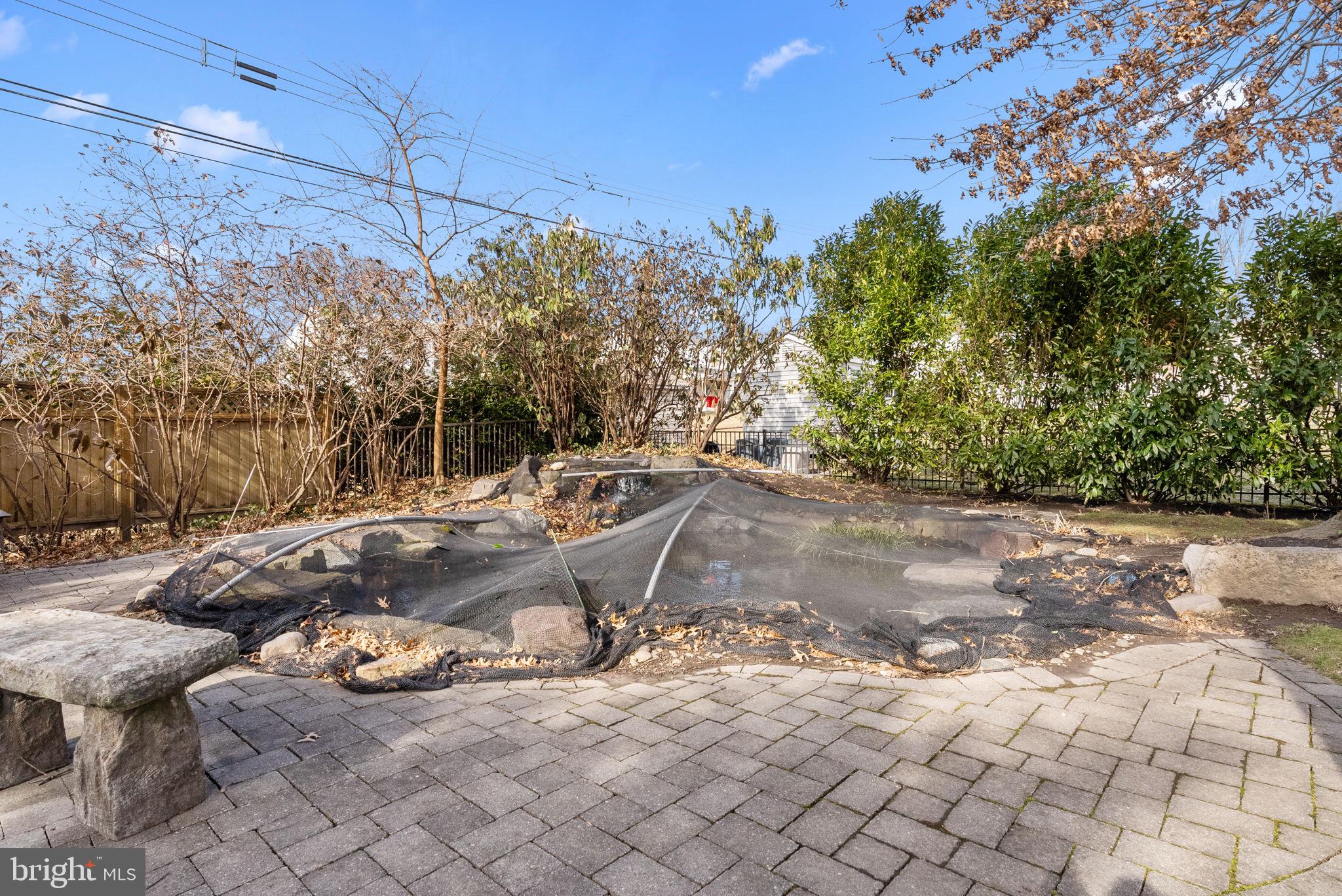 DAVISVILLE - Residential