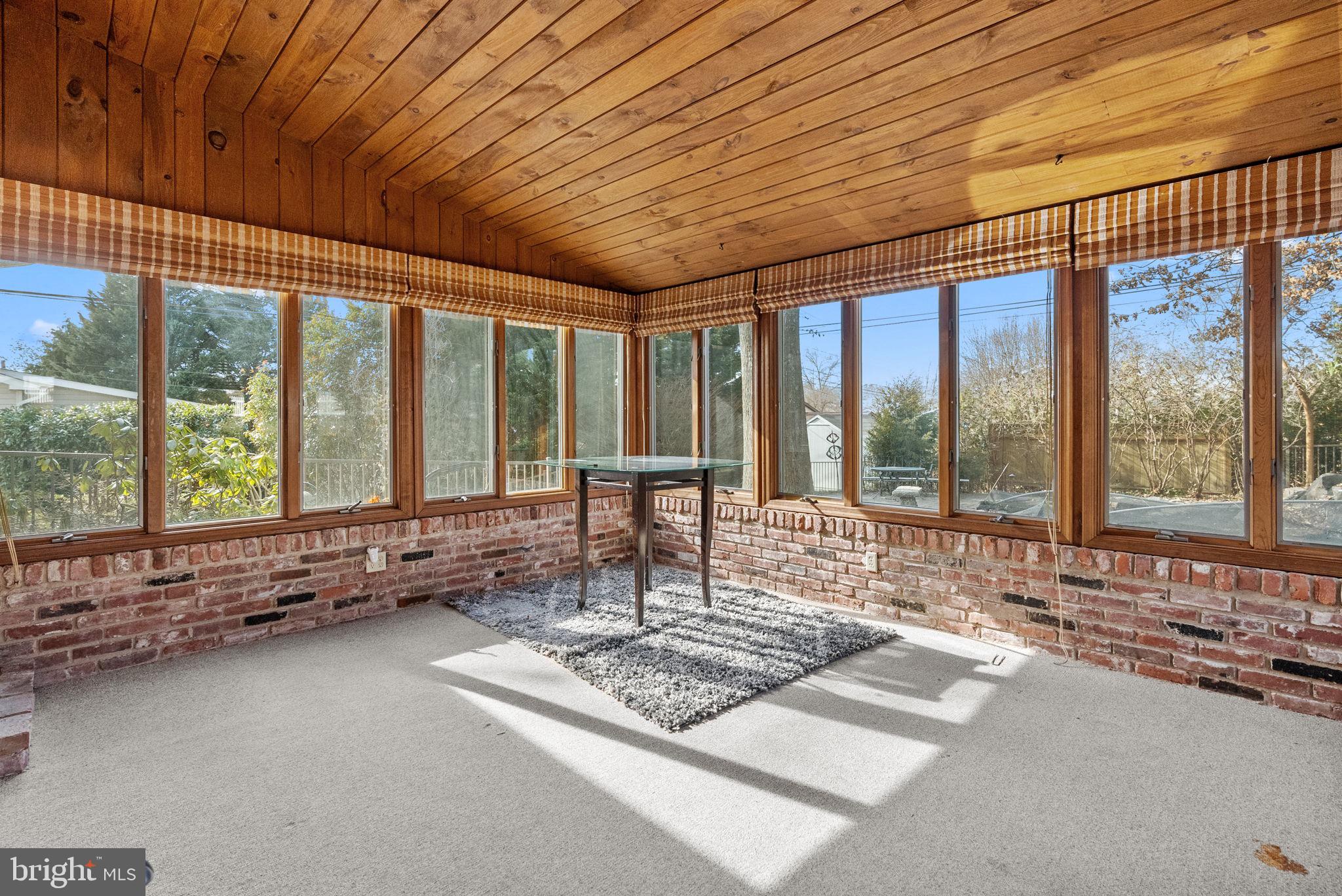 DAVISVILLE - Residential