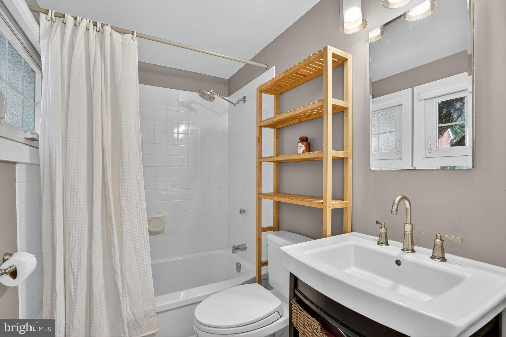 LEEWAY GARDENS - Residential