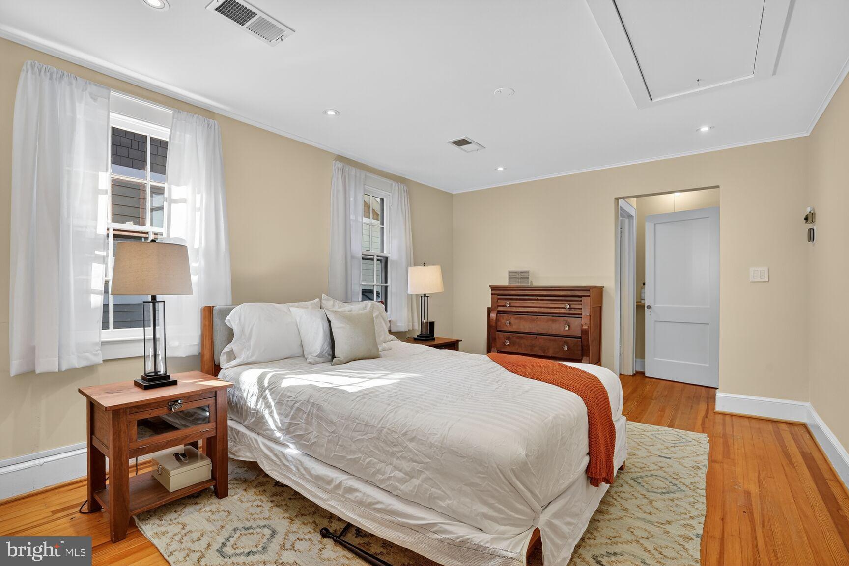 LEEWAY GARDENS - Residential