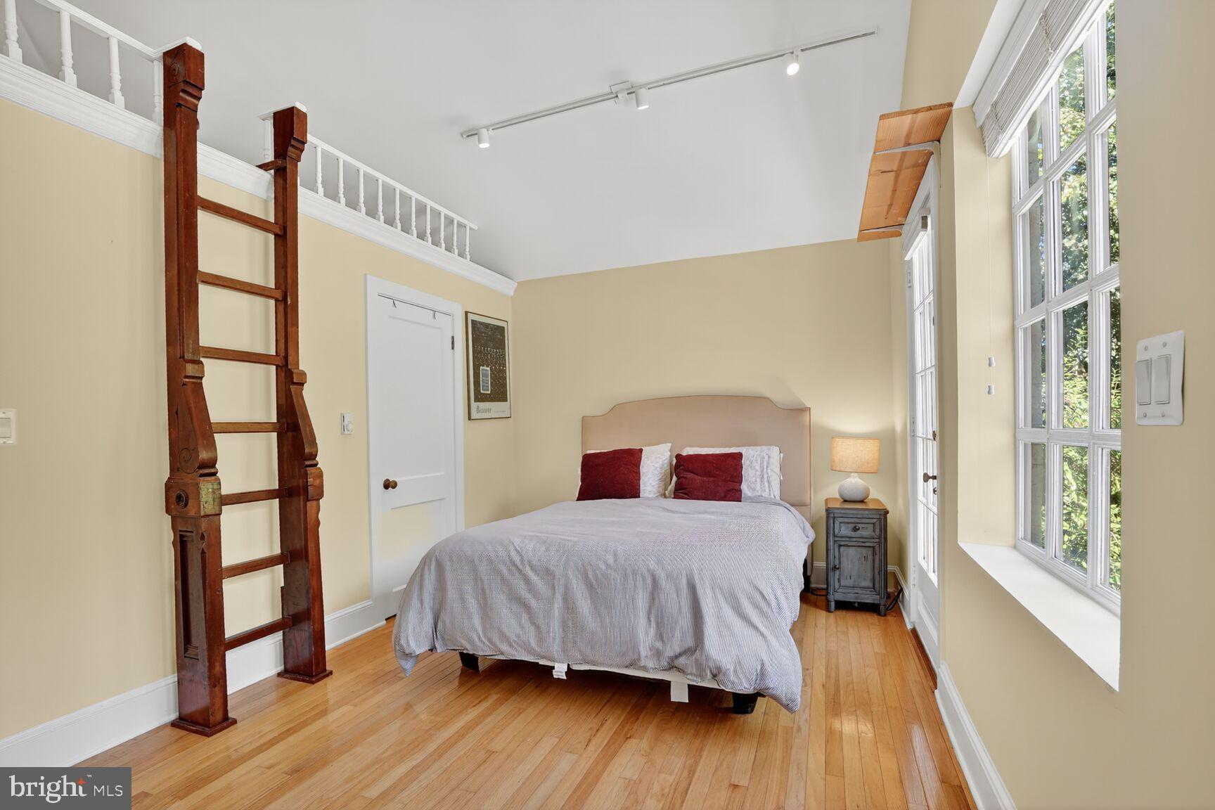 LEEWAY GARDENS - Residential