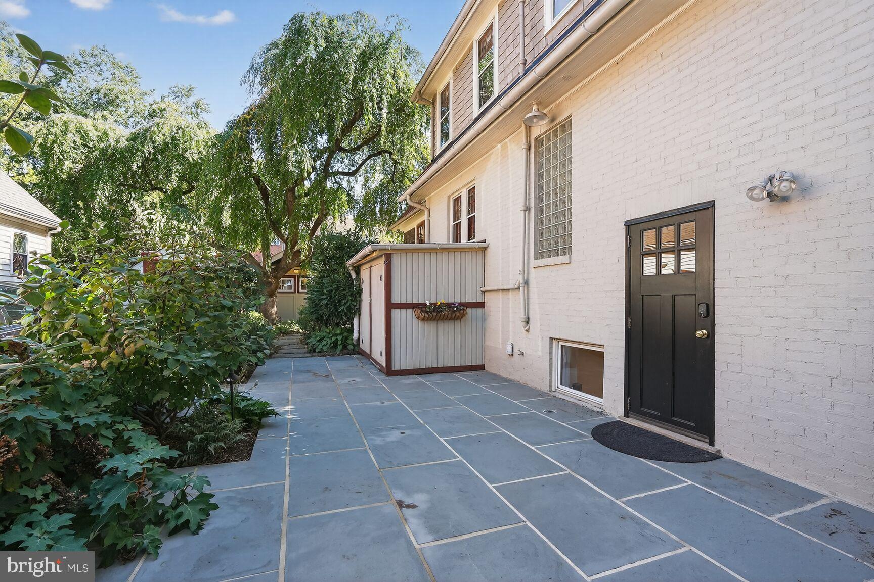 LEEWAY GARDENS - Residential