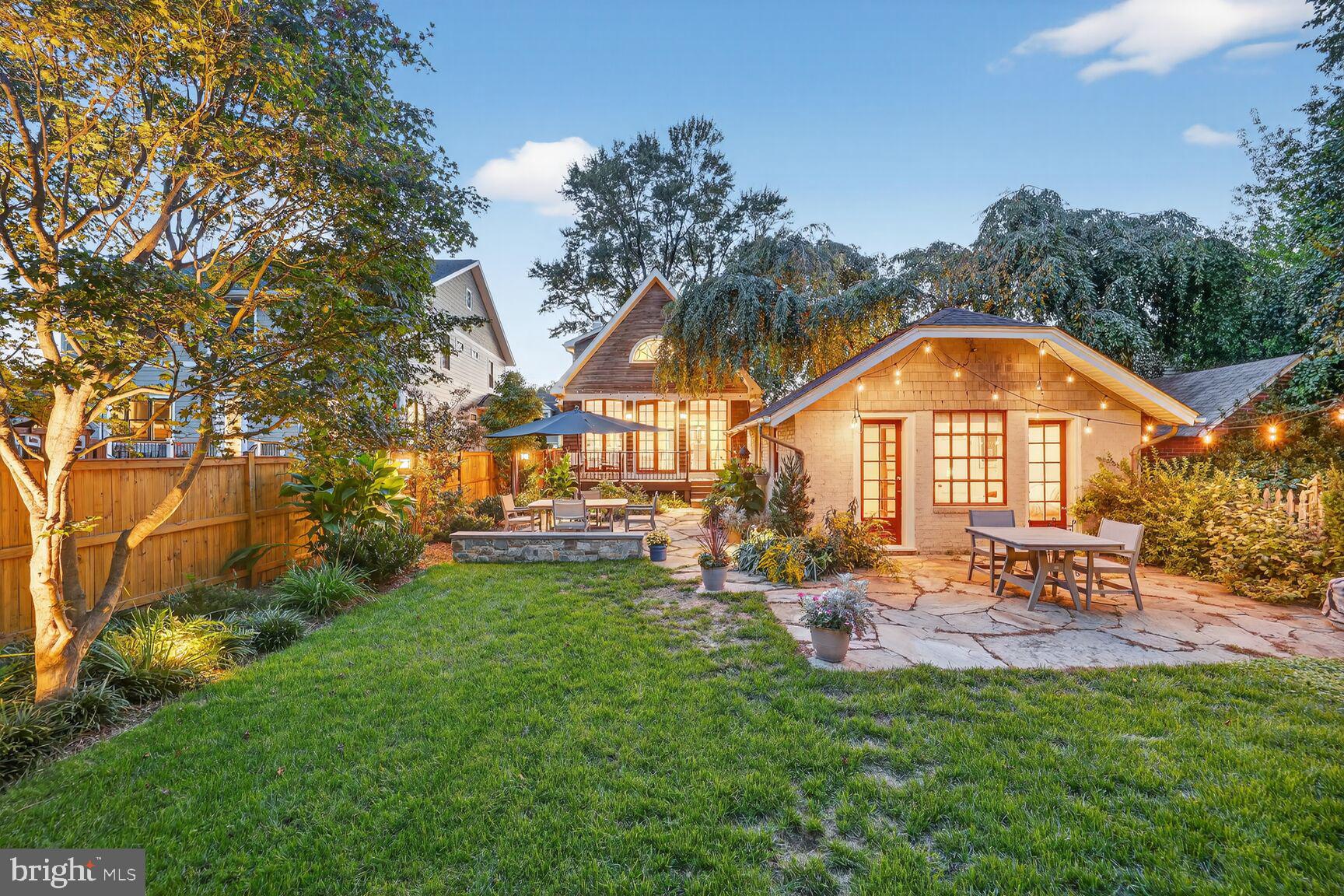 LEEWAY GARDENS - Residential