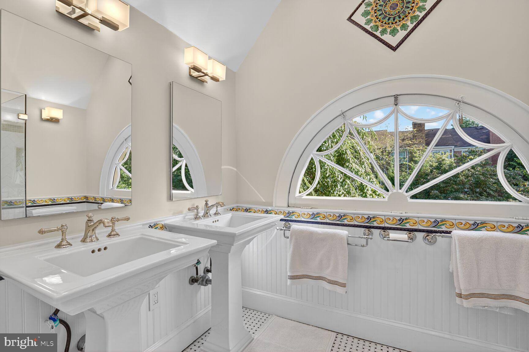 LEEWAY GARDENS - Residential