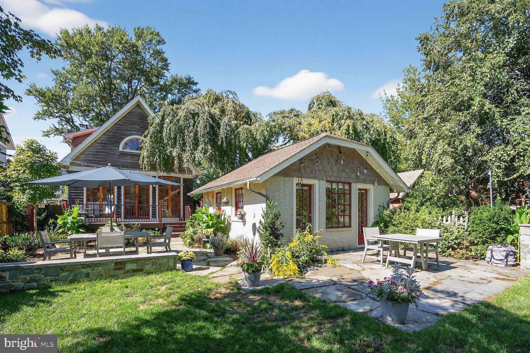 LEEWAY GARDENS - Residential